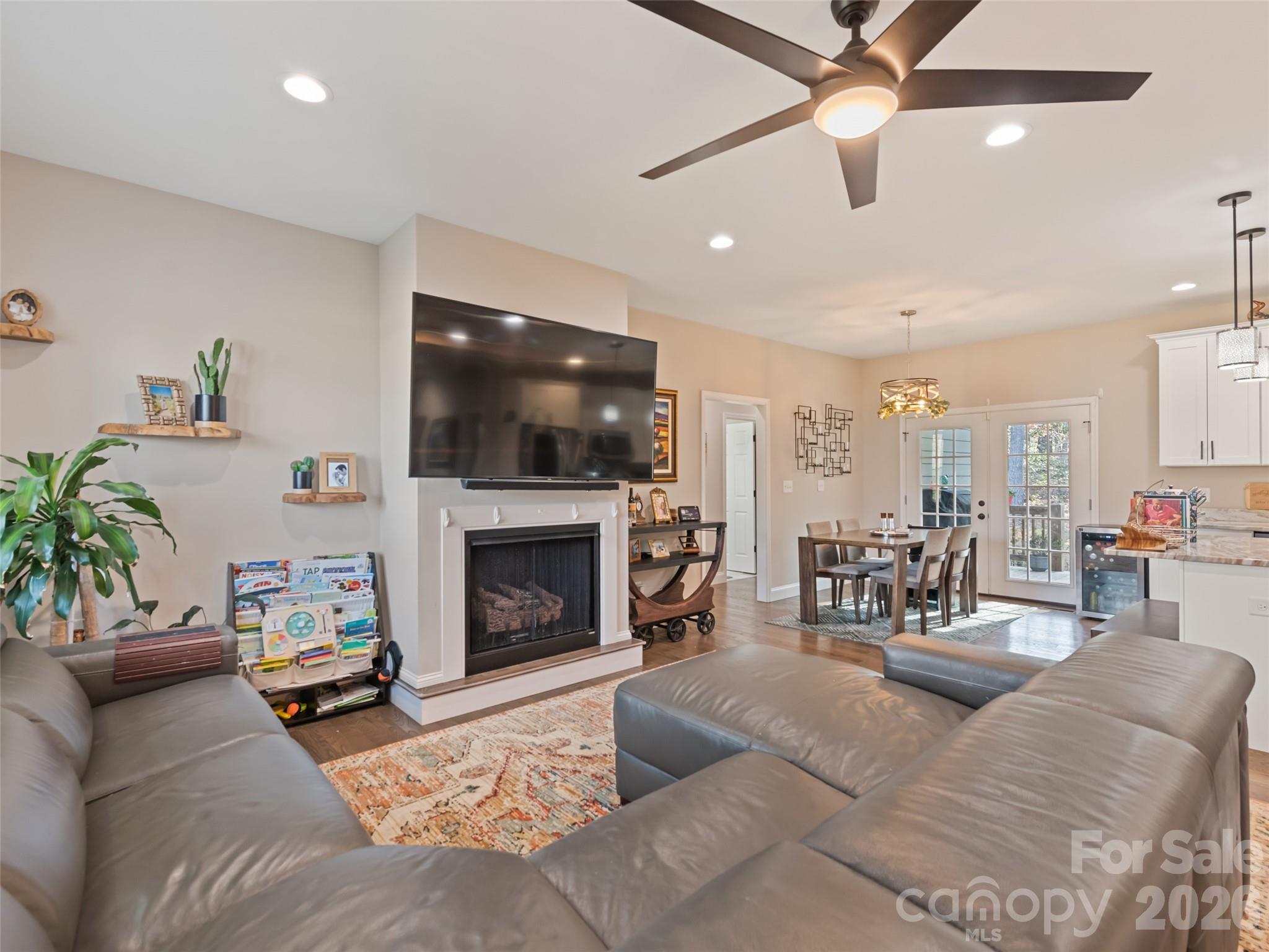 1711 Plantation Loop — Morganton