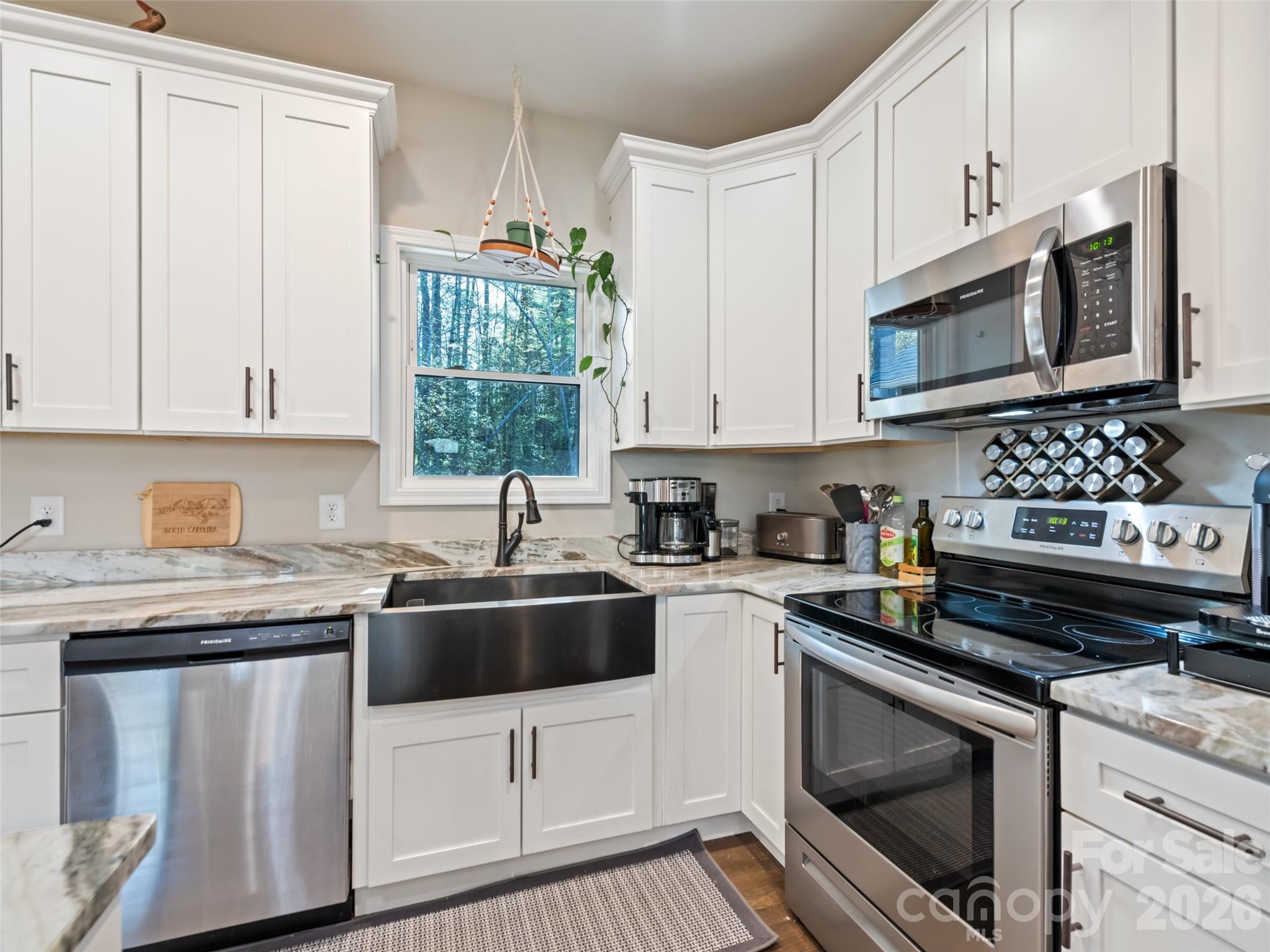 1711 Plantation Loop — Morganton