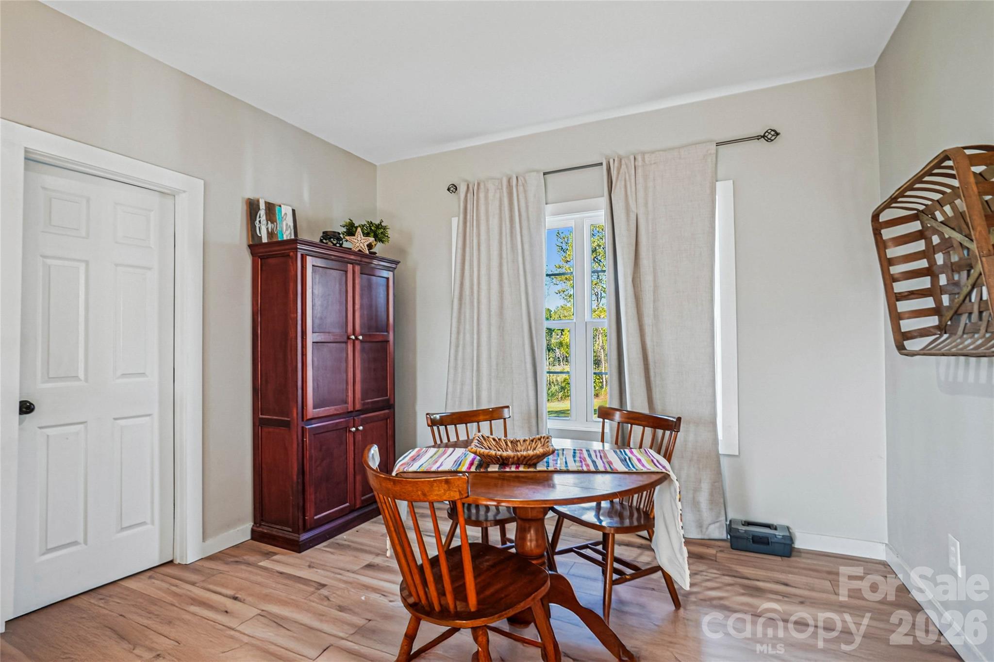 1904 Canal Road — Catawba