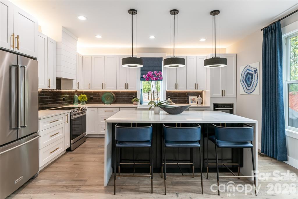 99 Timber Ridge Circle — Leicester