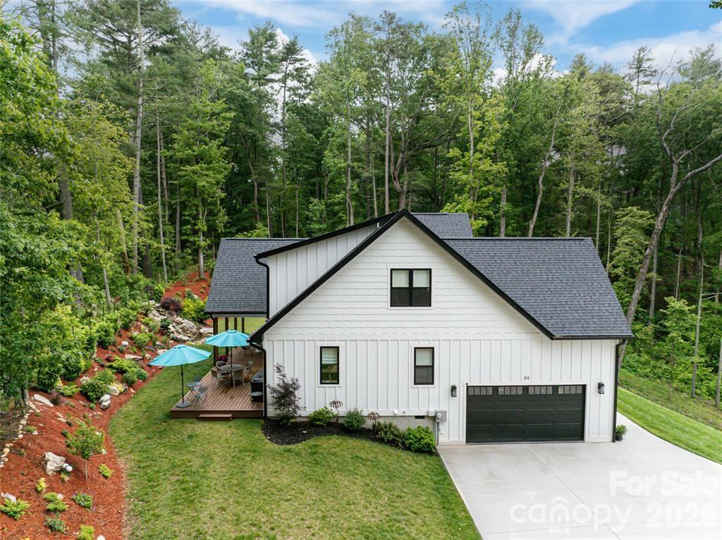 99 Timber Ridge Circle — Leicester