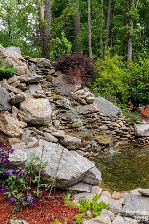 99 Timber Ridge Circle — Leicester