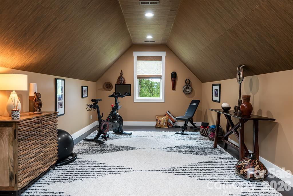99 Timber Ridge Circle — Leicester