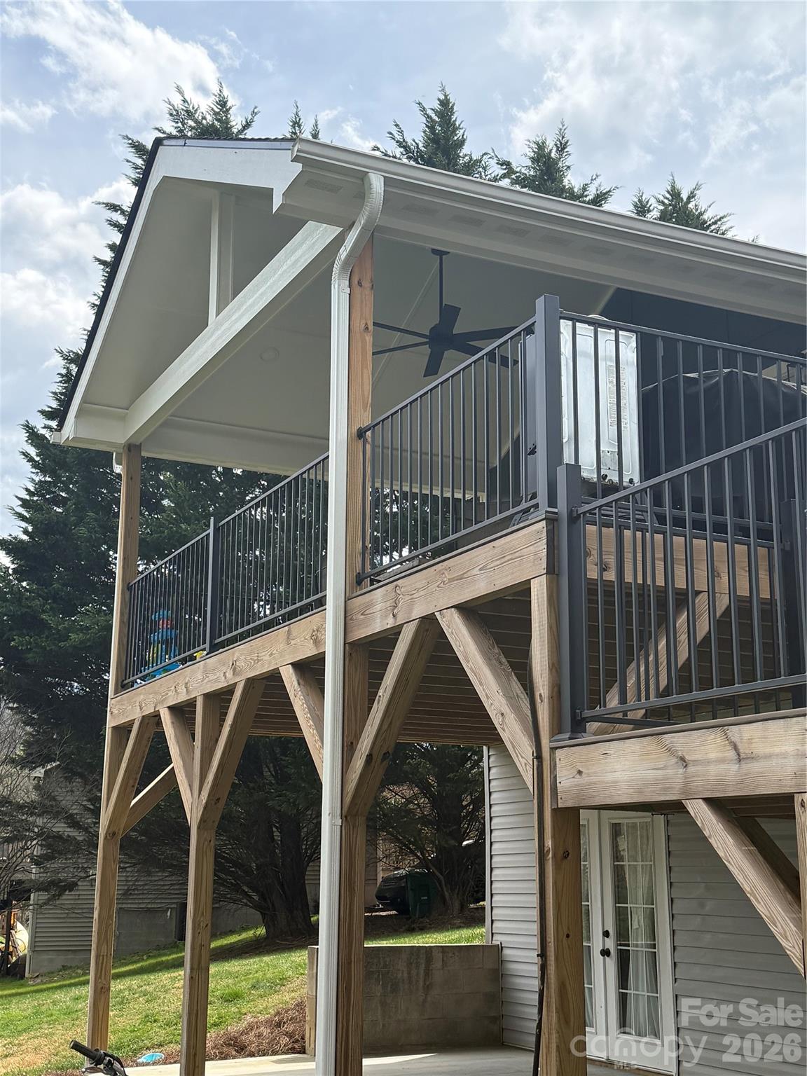 140 Forest Bend Drive — Horse Shoe