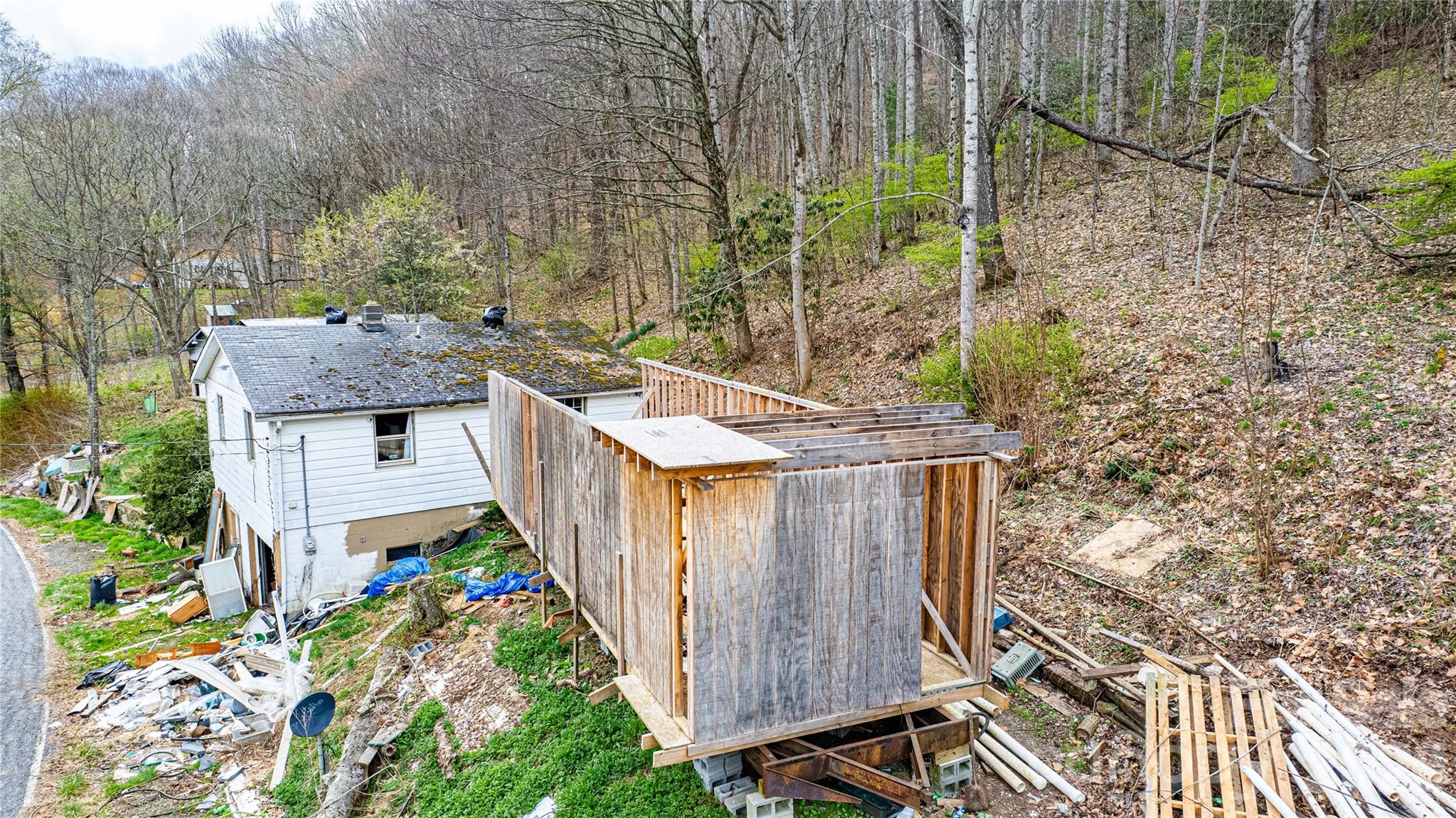 2828 Chandler Creek Road — Mars Hill