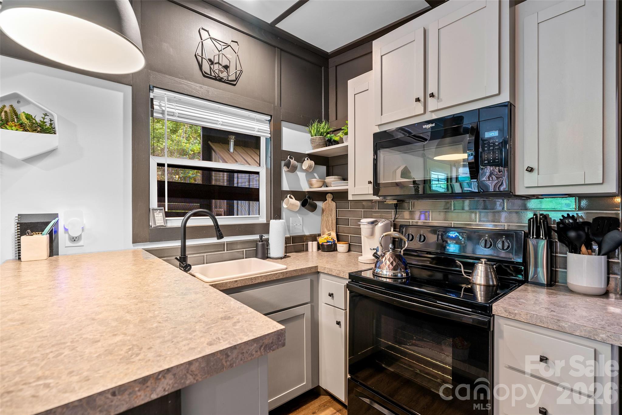 787 Ridge Road — Marion
