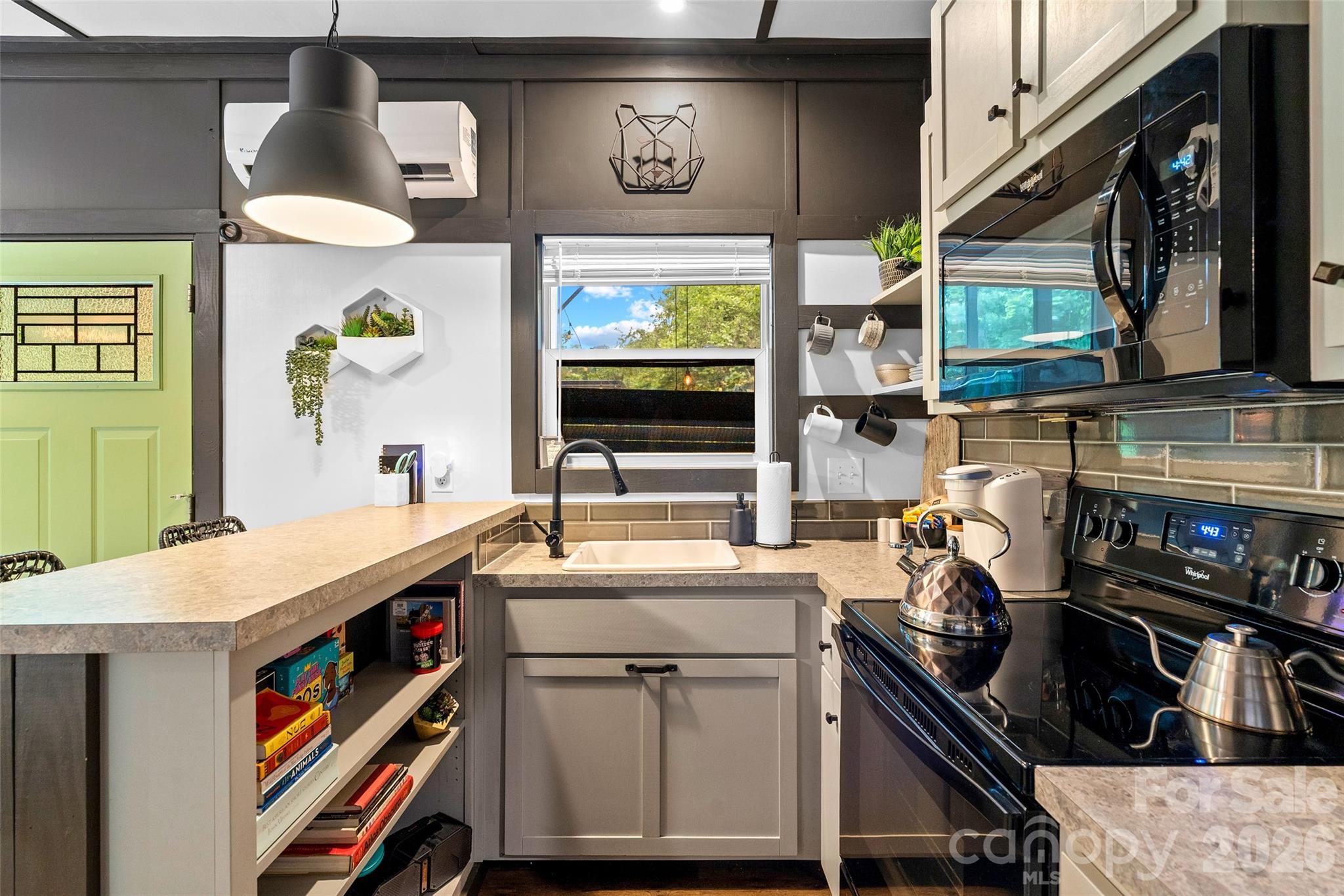 787 Ridge Road — Marion