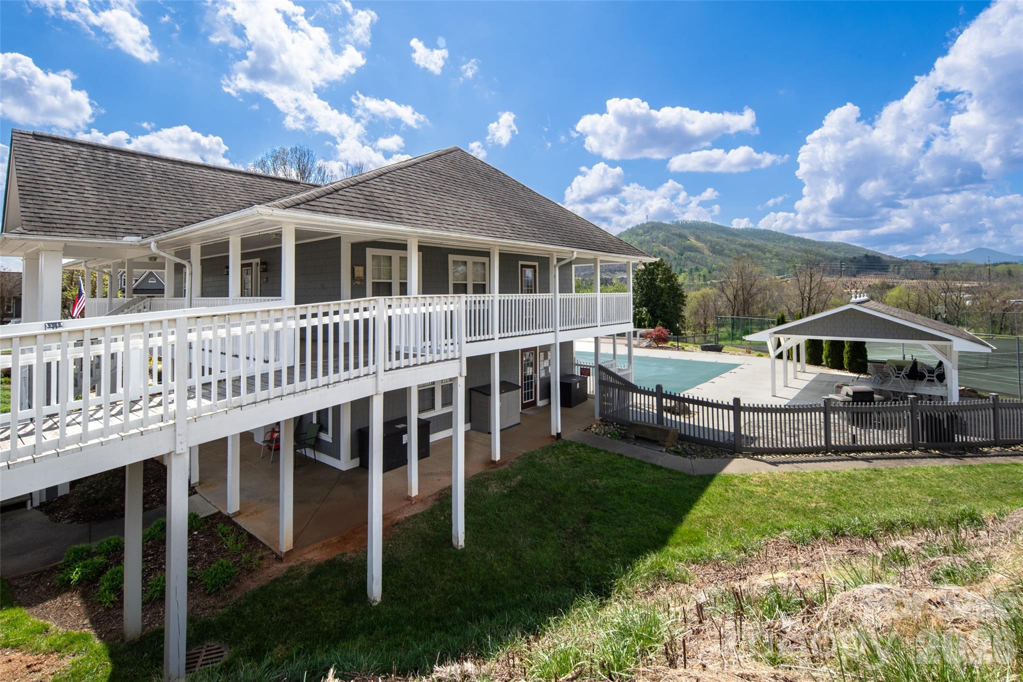 803 Woodlea Court — Asheville