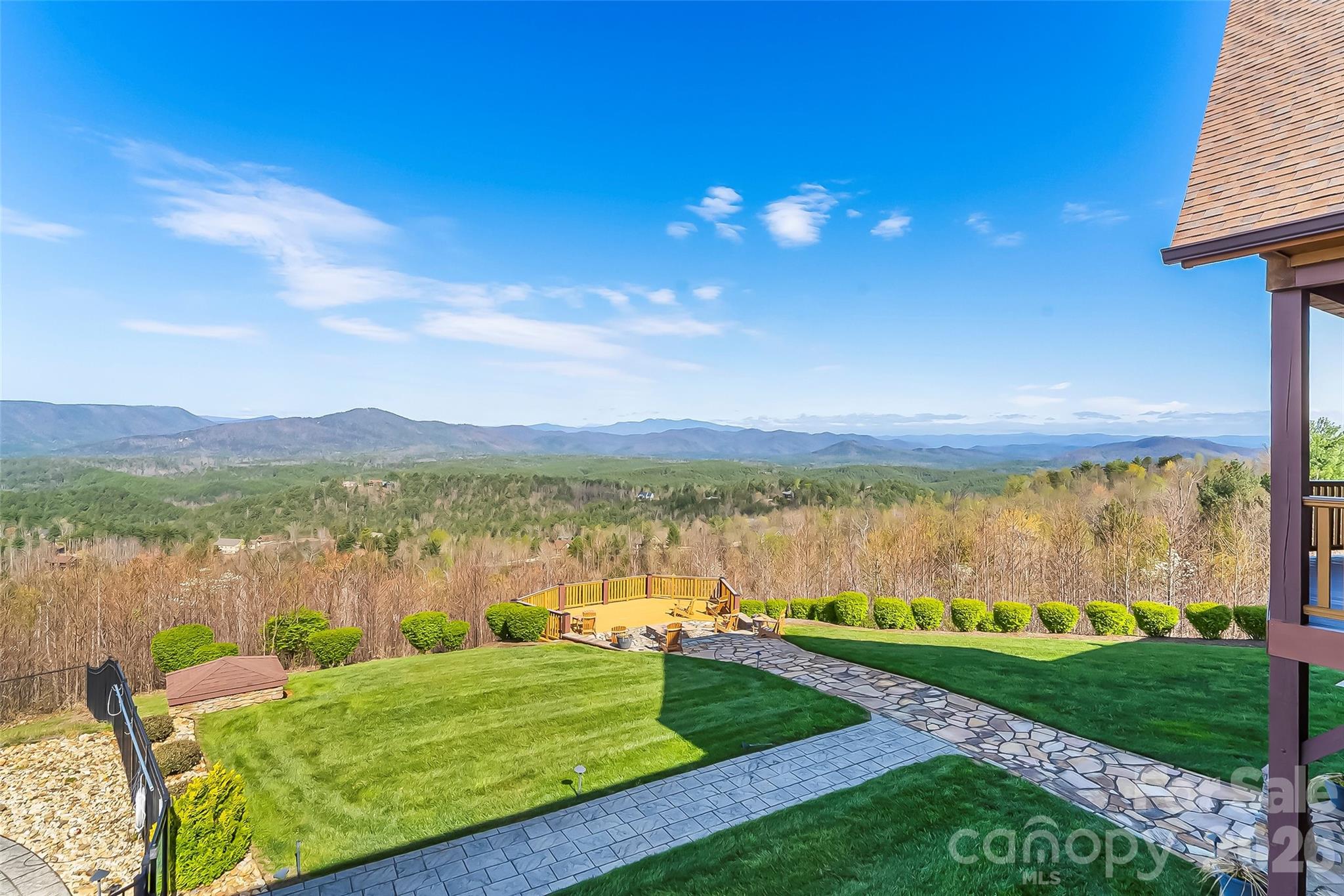 4898 Soaring Top Lane — Lenoir