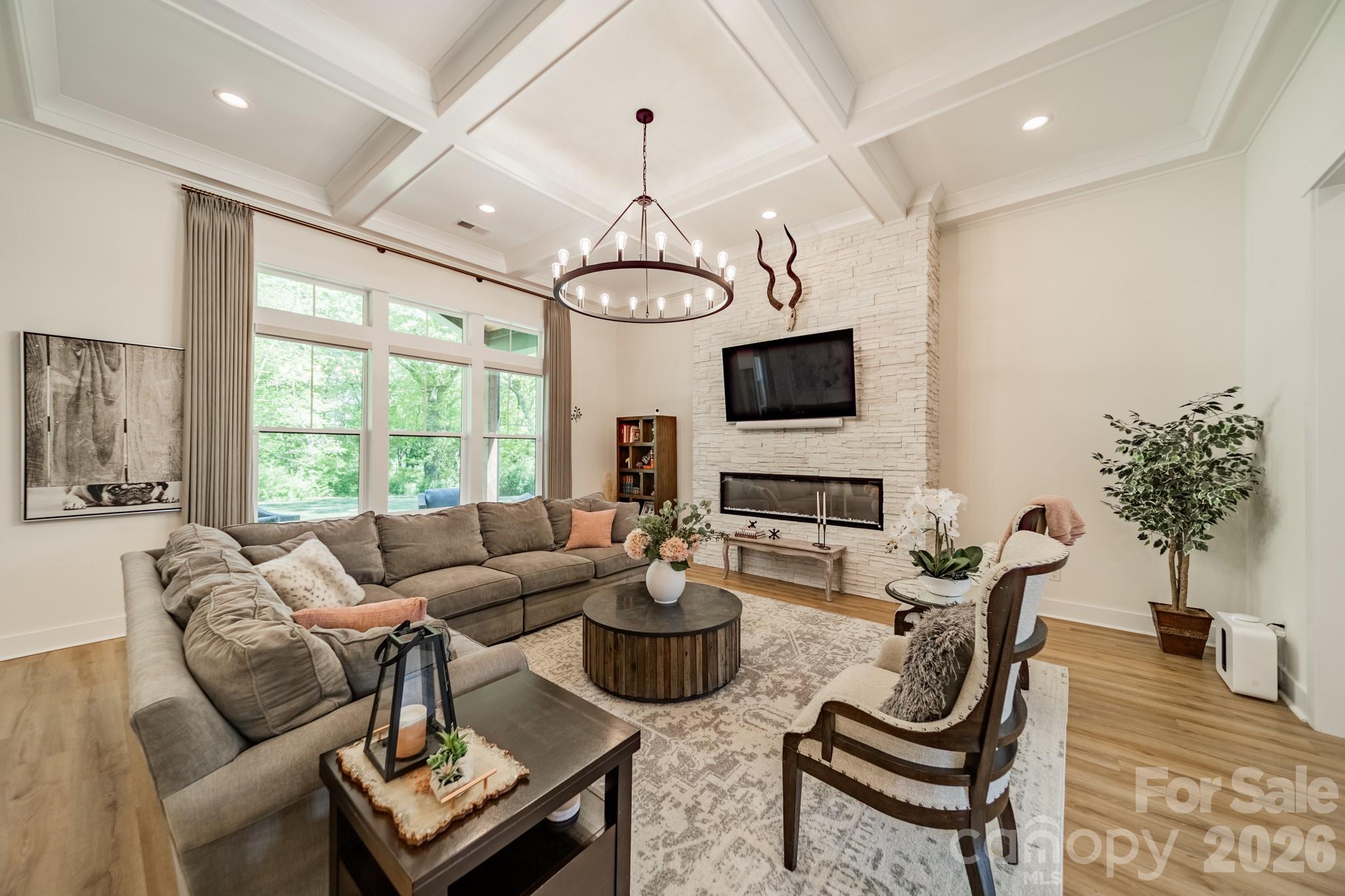 5201 Meadowland Parkway — Monroe