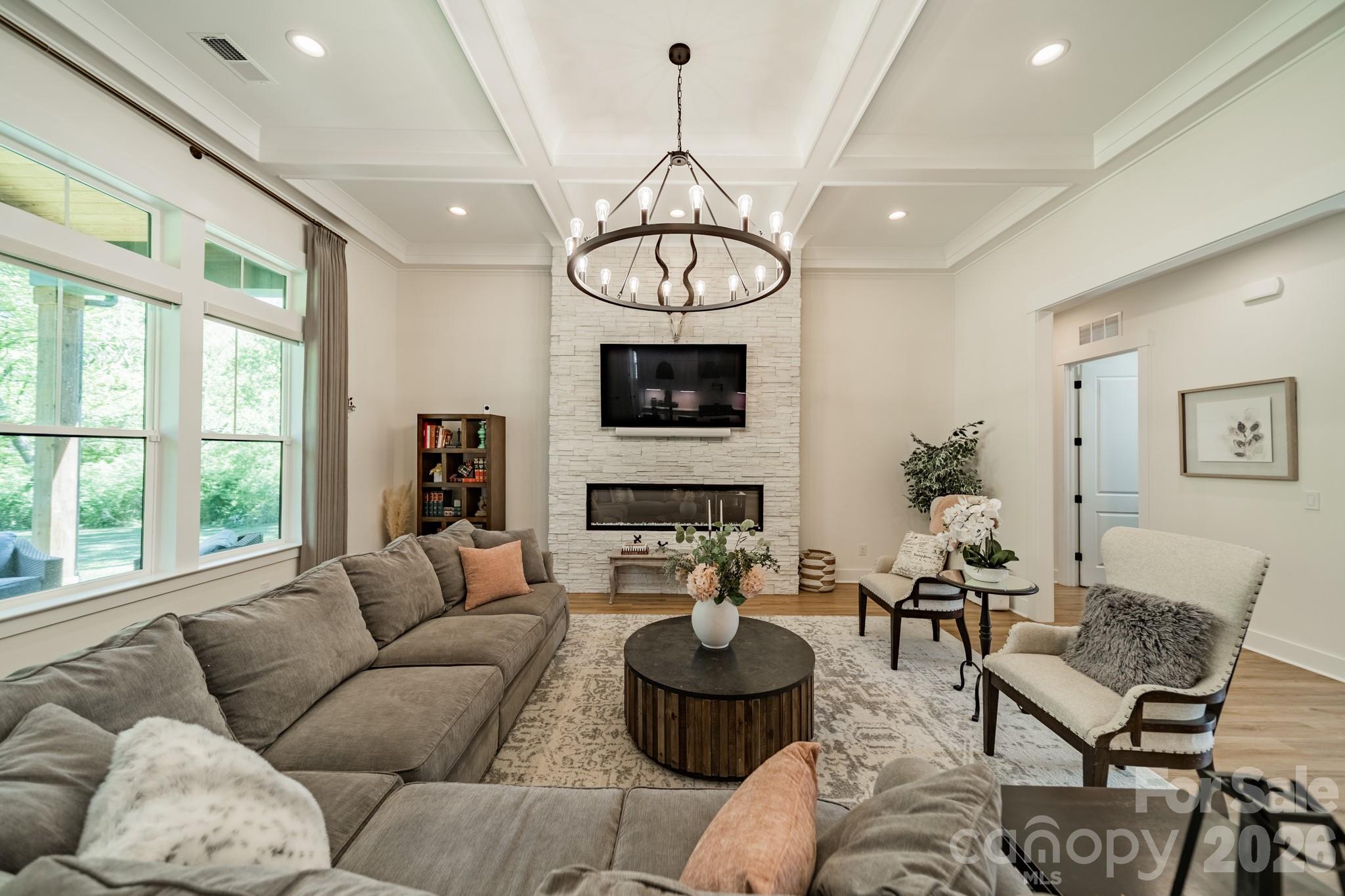 5201 Meadowland Parkway — Monroe