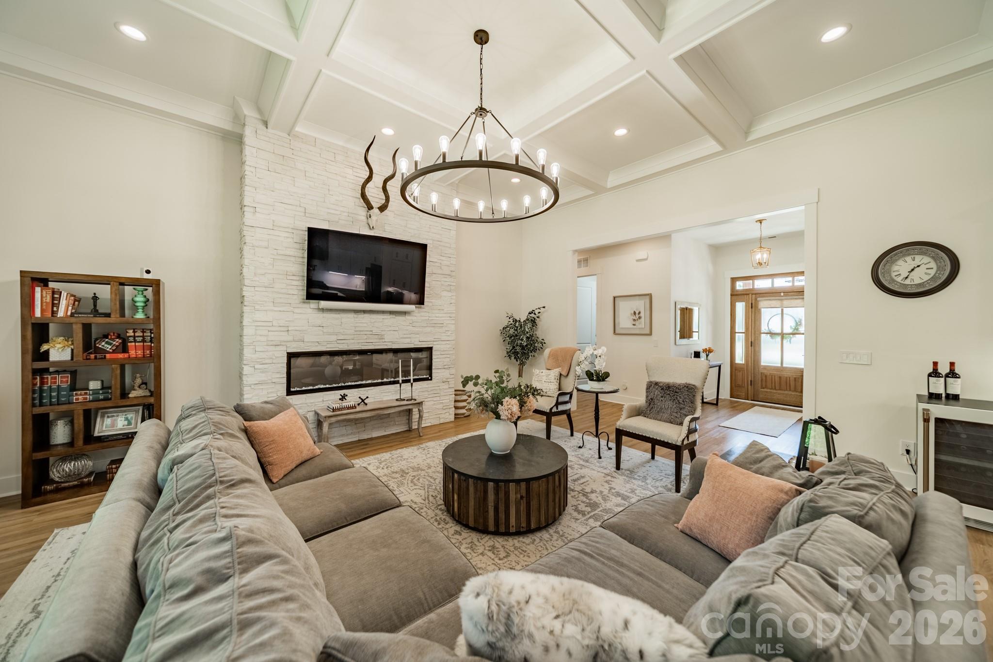 5201 Meadowland Parkway — Monroe