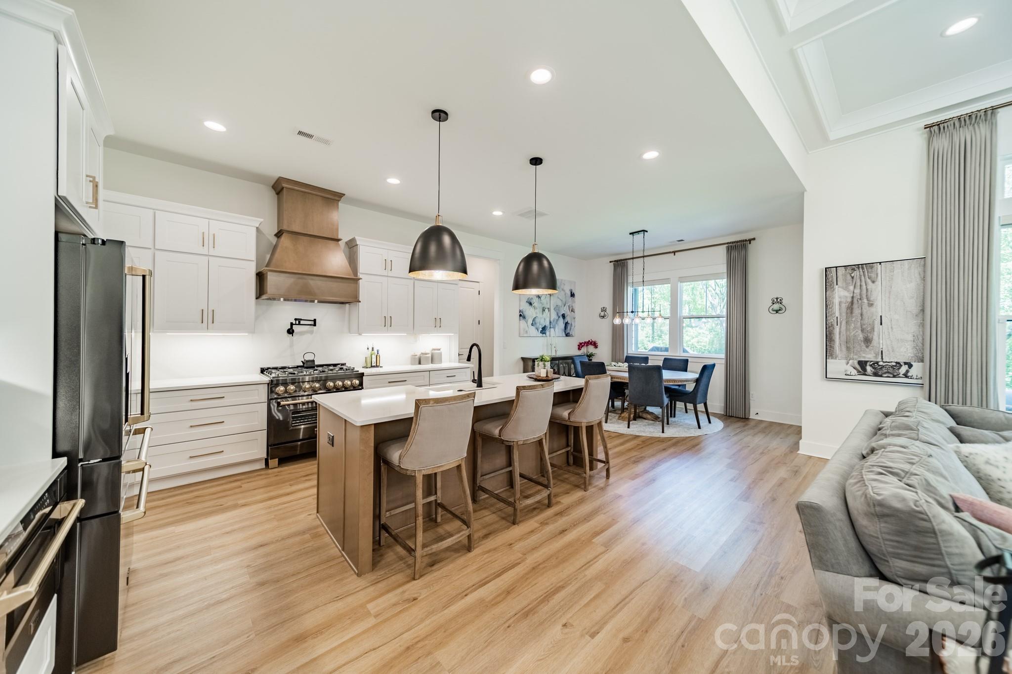 5201 Meadowland Parkway — Monroe