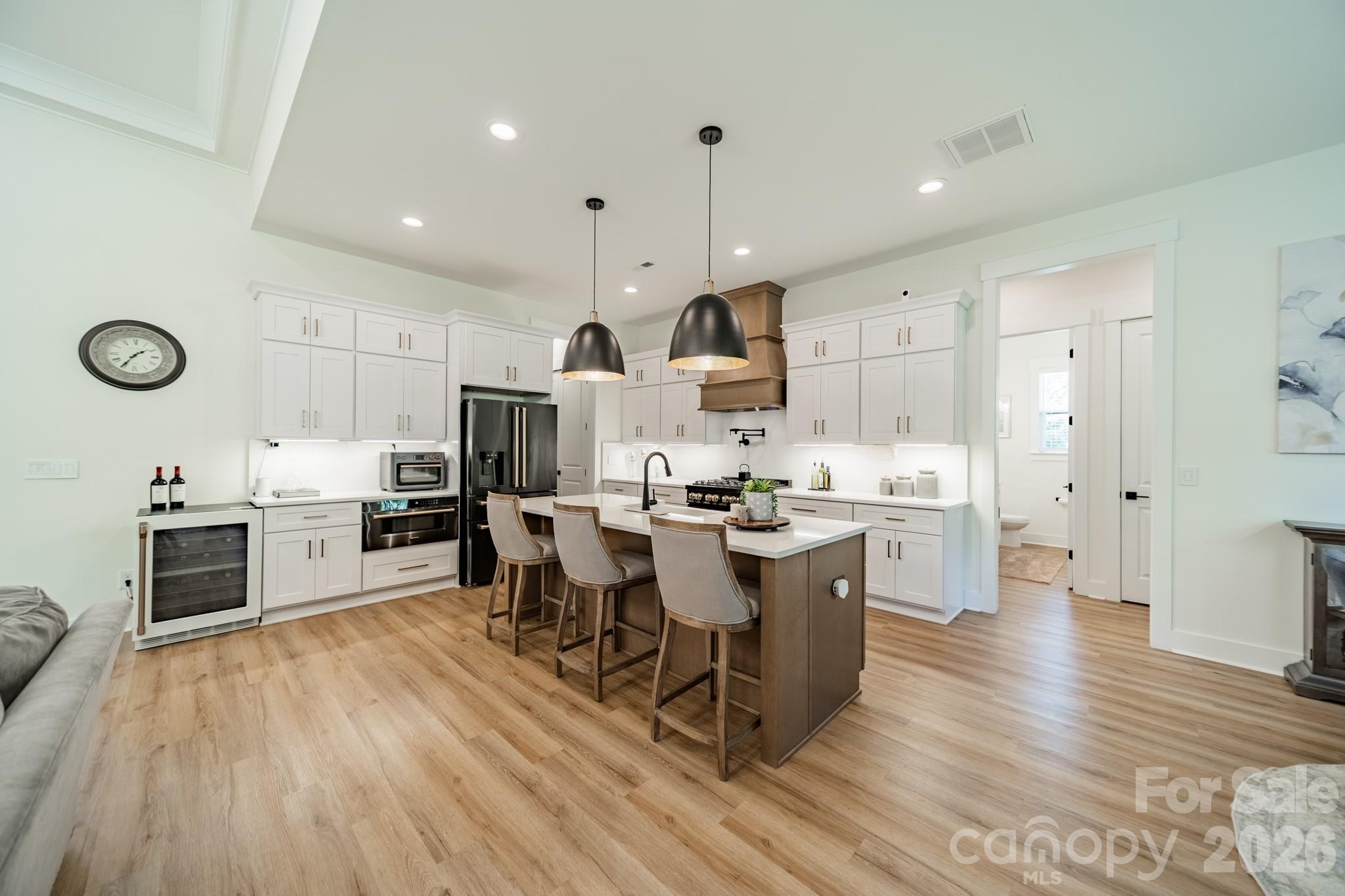 5201 Meadowland Parkway — Monroe