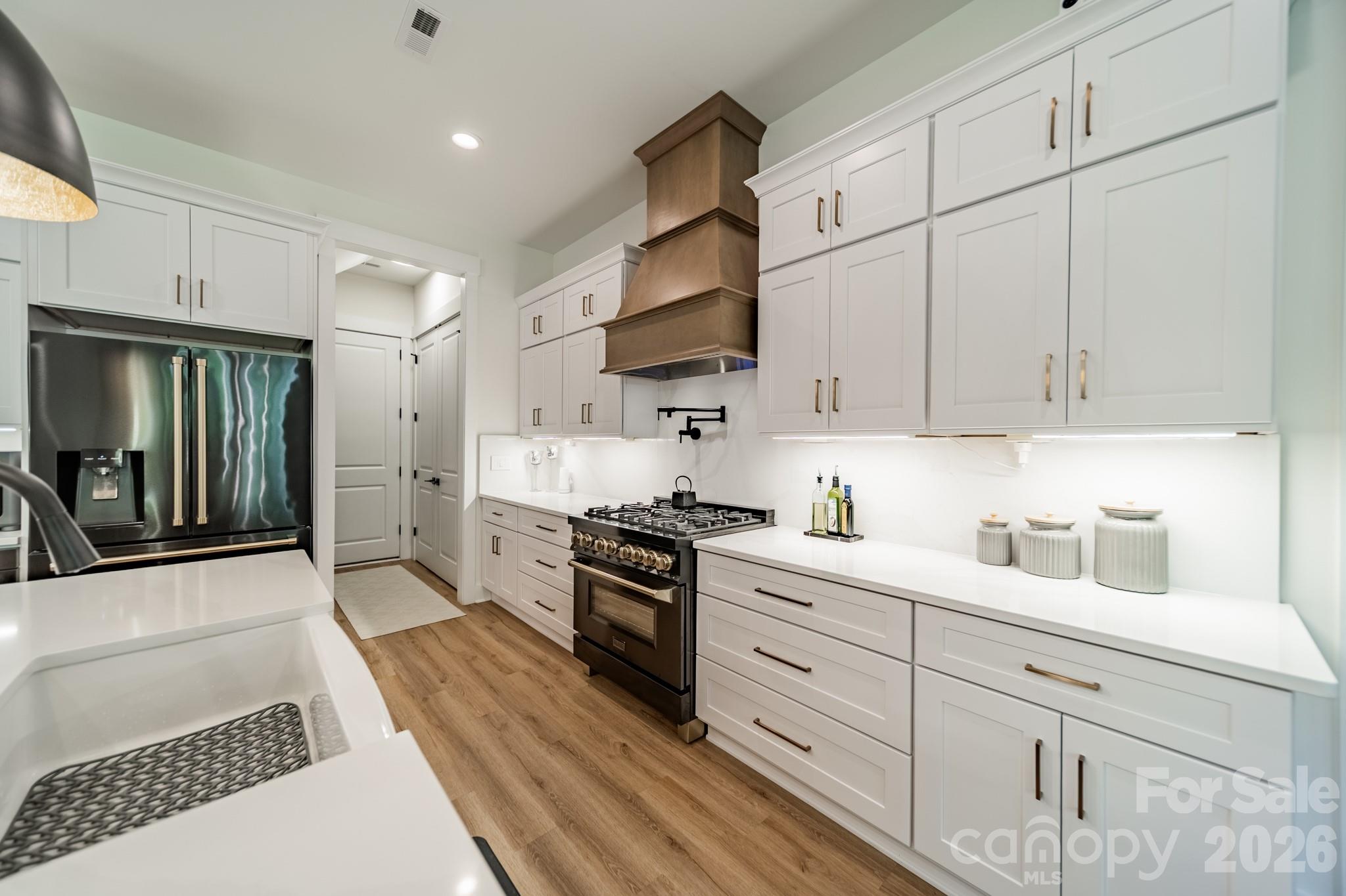 5201 Meadowland Parkway — Monroe