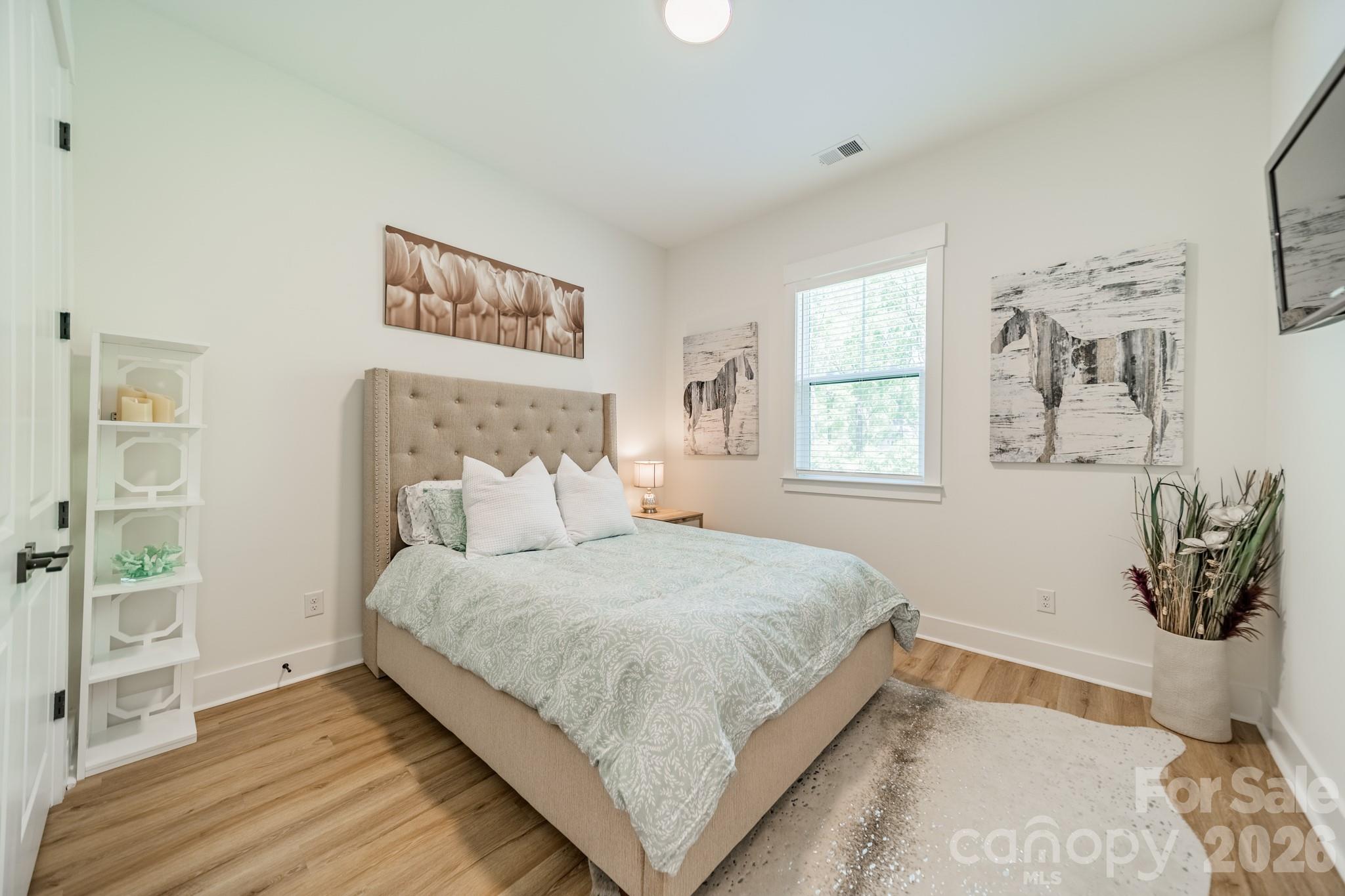 5201 Meadowland Parkway — Monroe