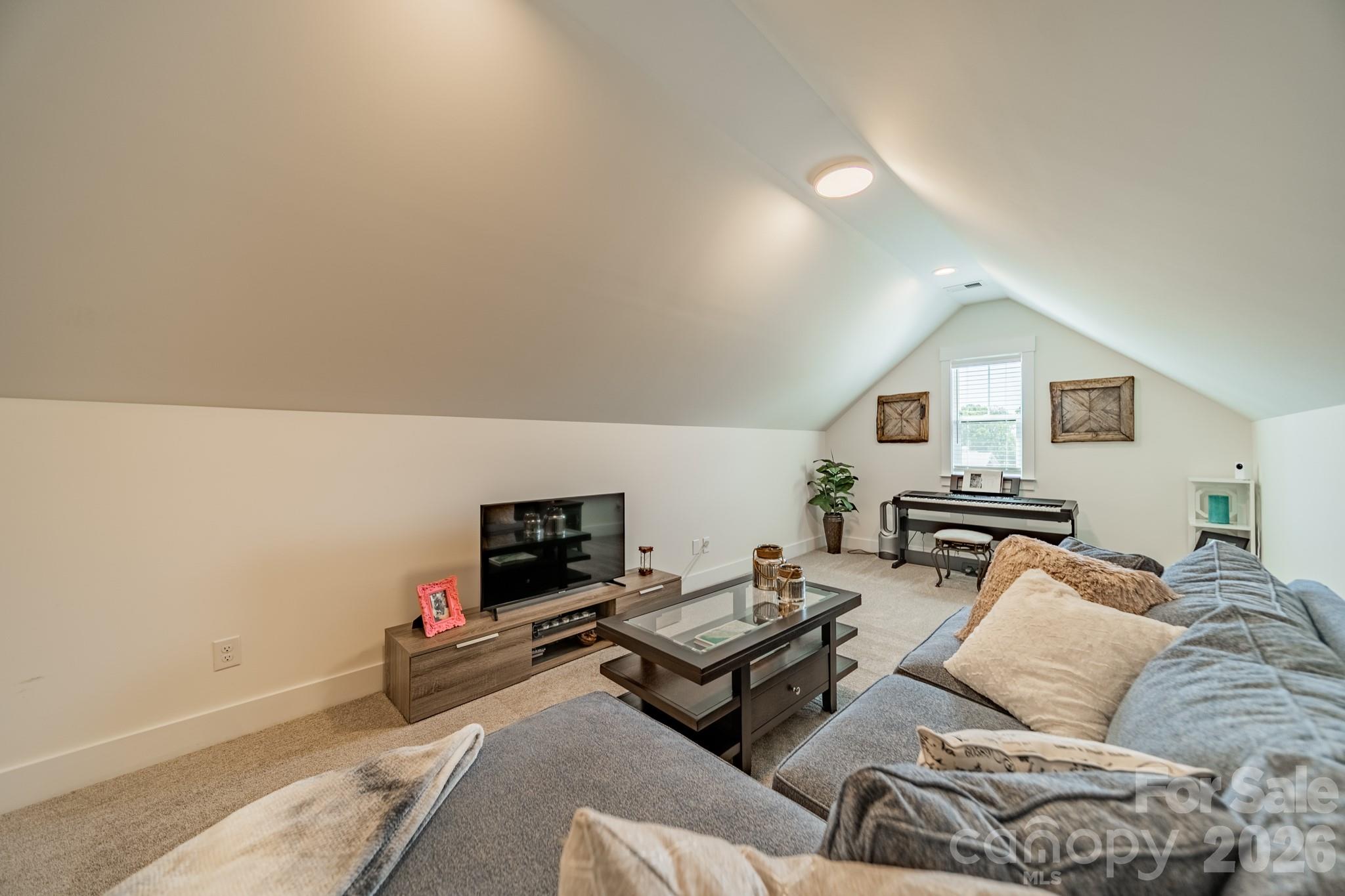 5201 Meadowland Parkway — Monroe