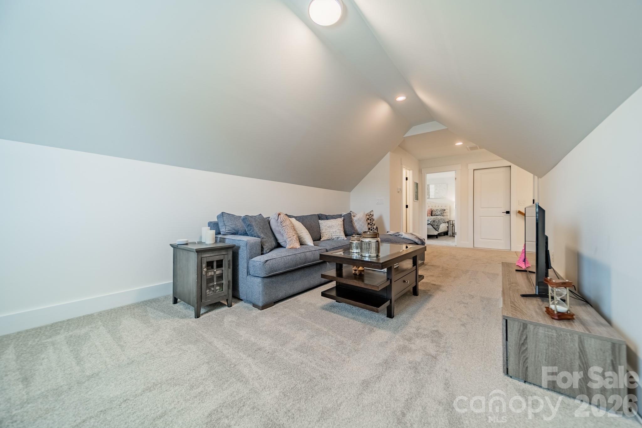 5201 Meadowland Parkway — Monroe