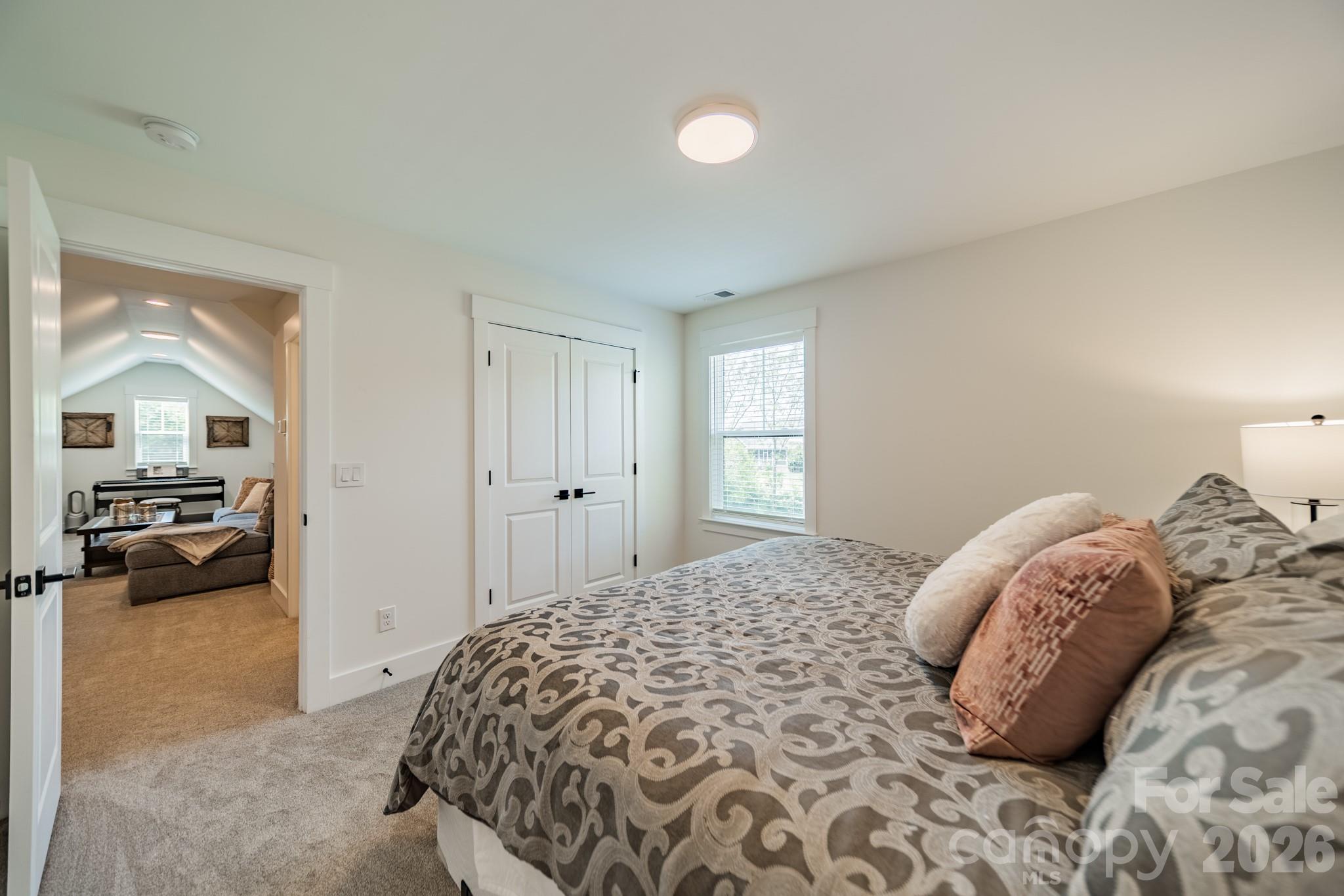 5201 Meadowland Parkway — Monroe
