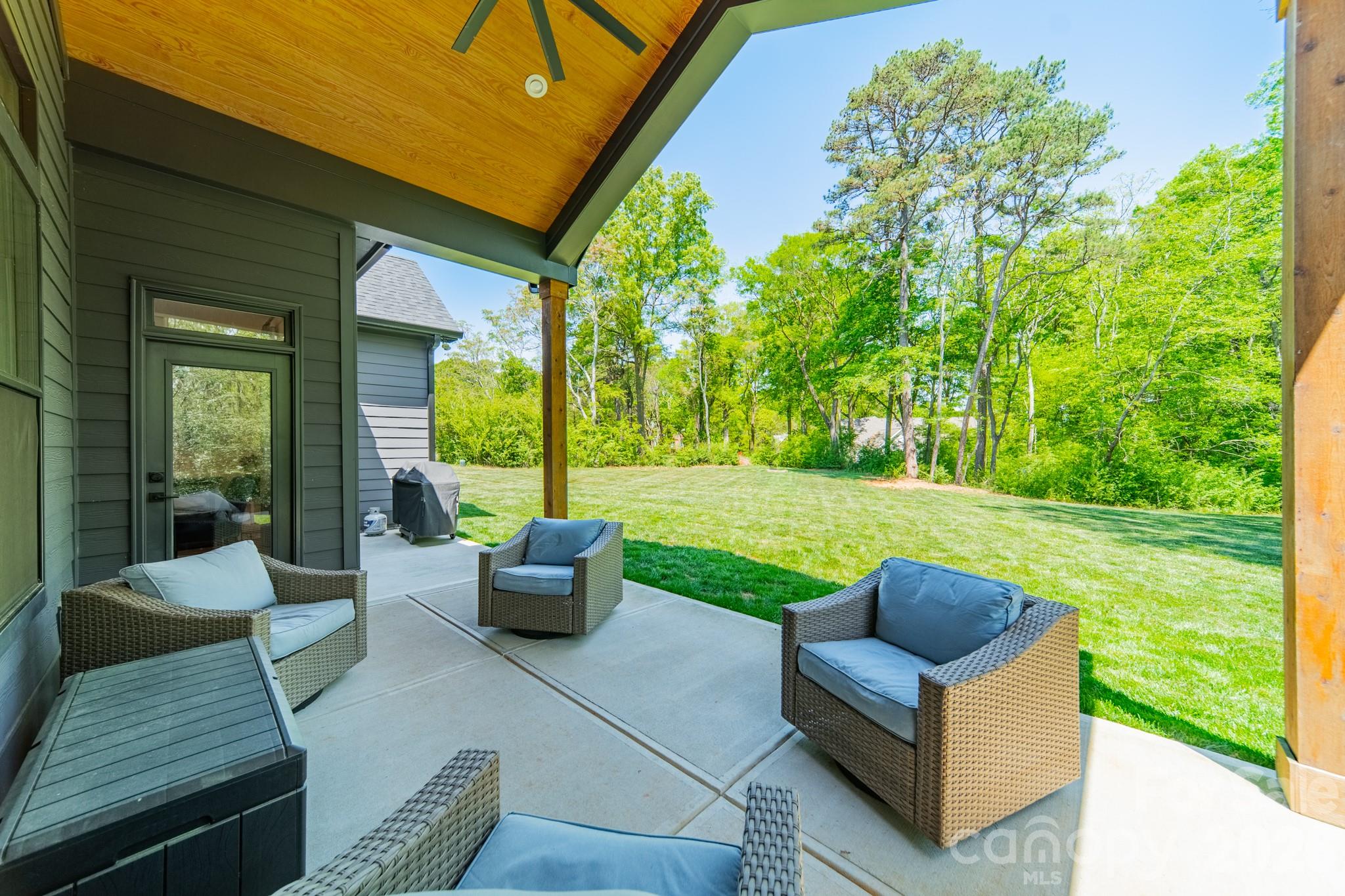 5201 Meadowland Parkway — Monroe