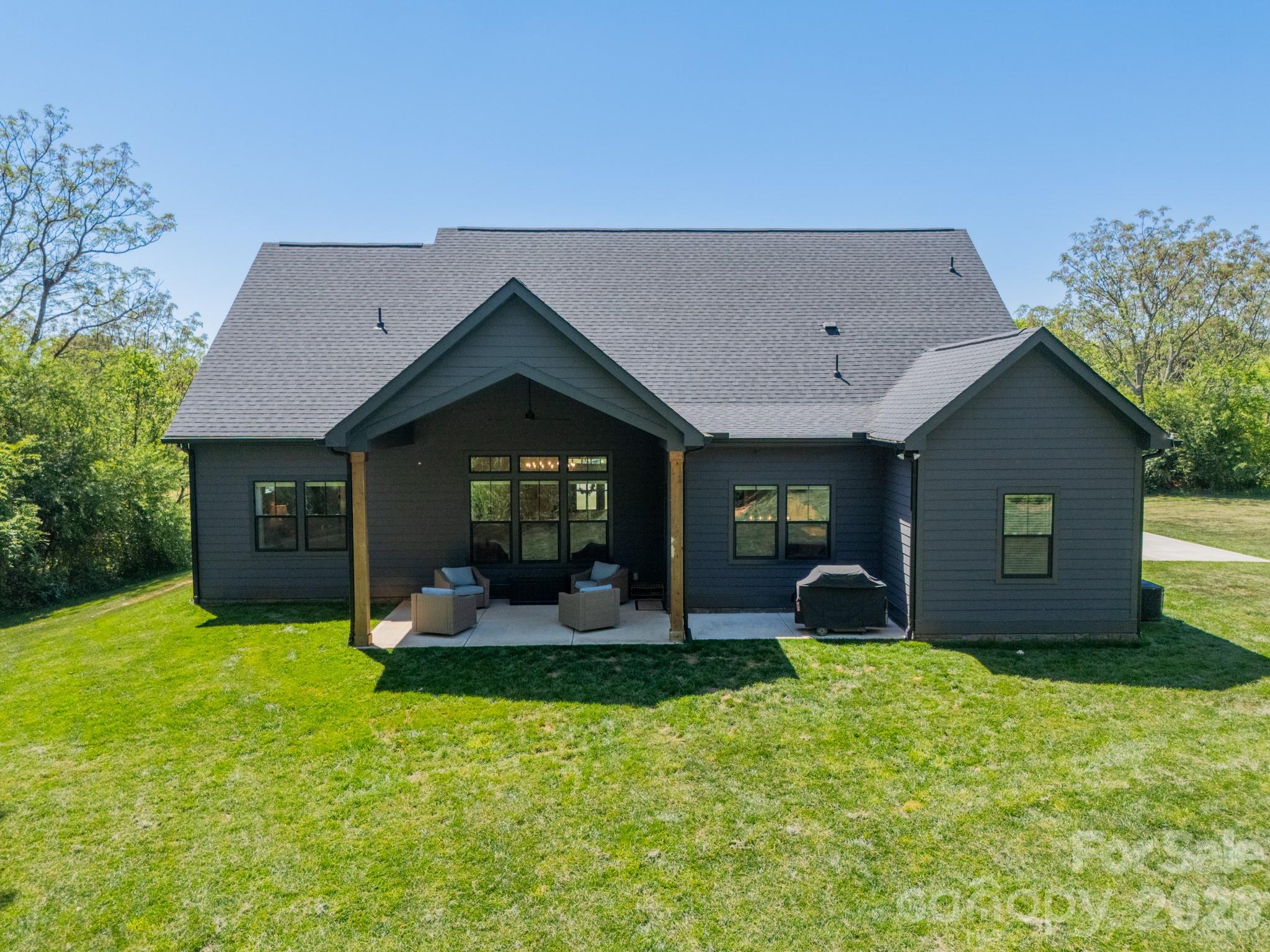 5201 Meadowland Parkway — Monroe