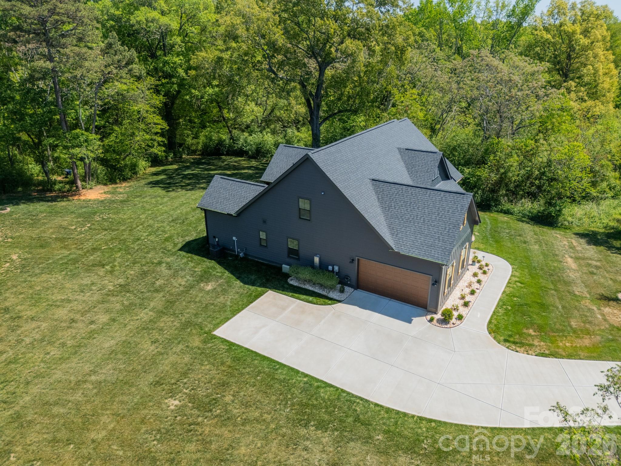 5201 Meadowland Parkway — Monroe