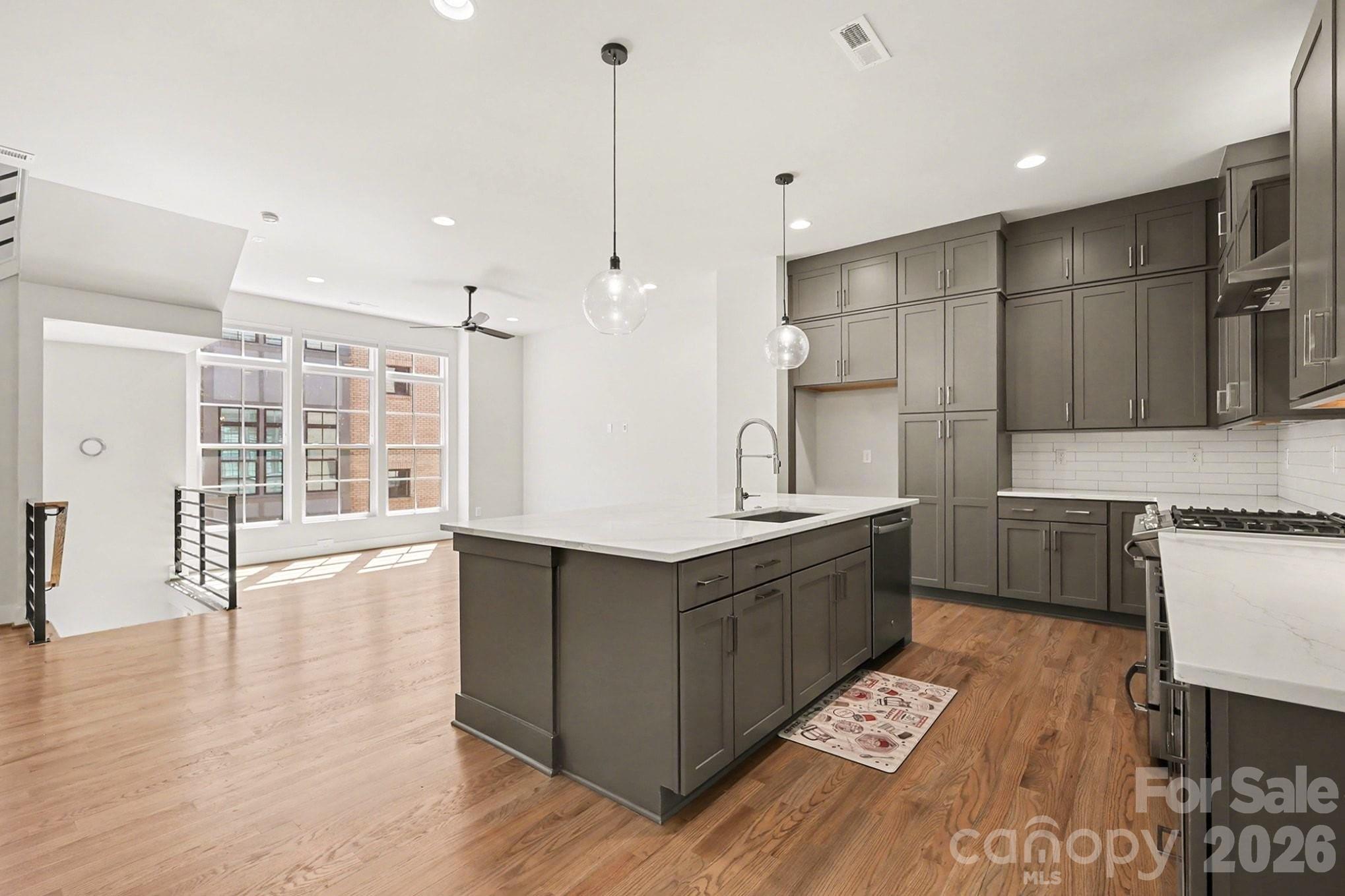 816 Madison Glen Lane — Charlotte