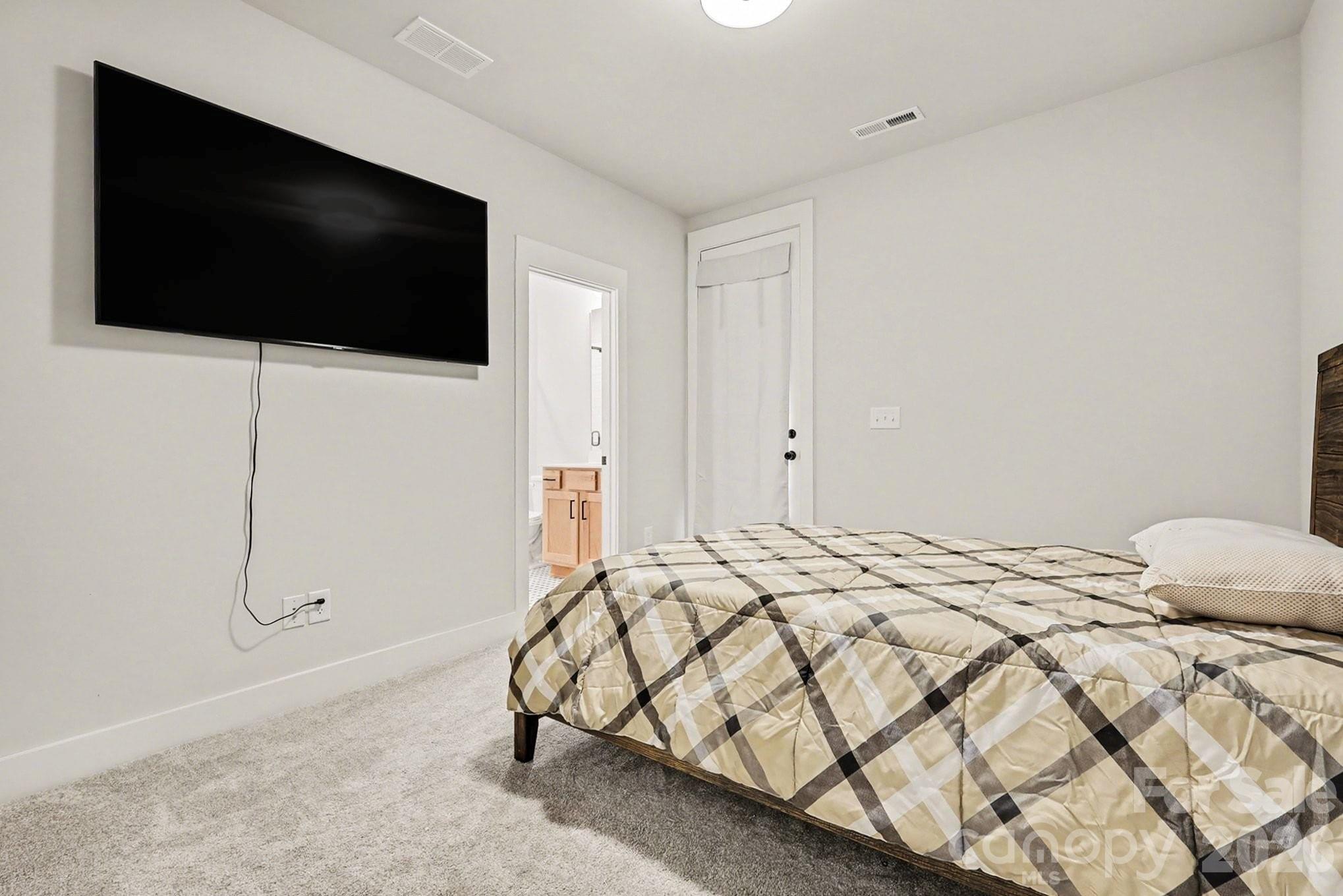 816 Madison Glen Lane — Charlotte