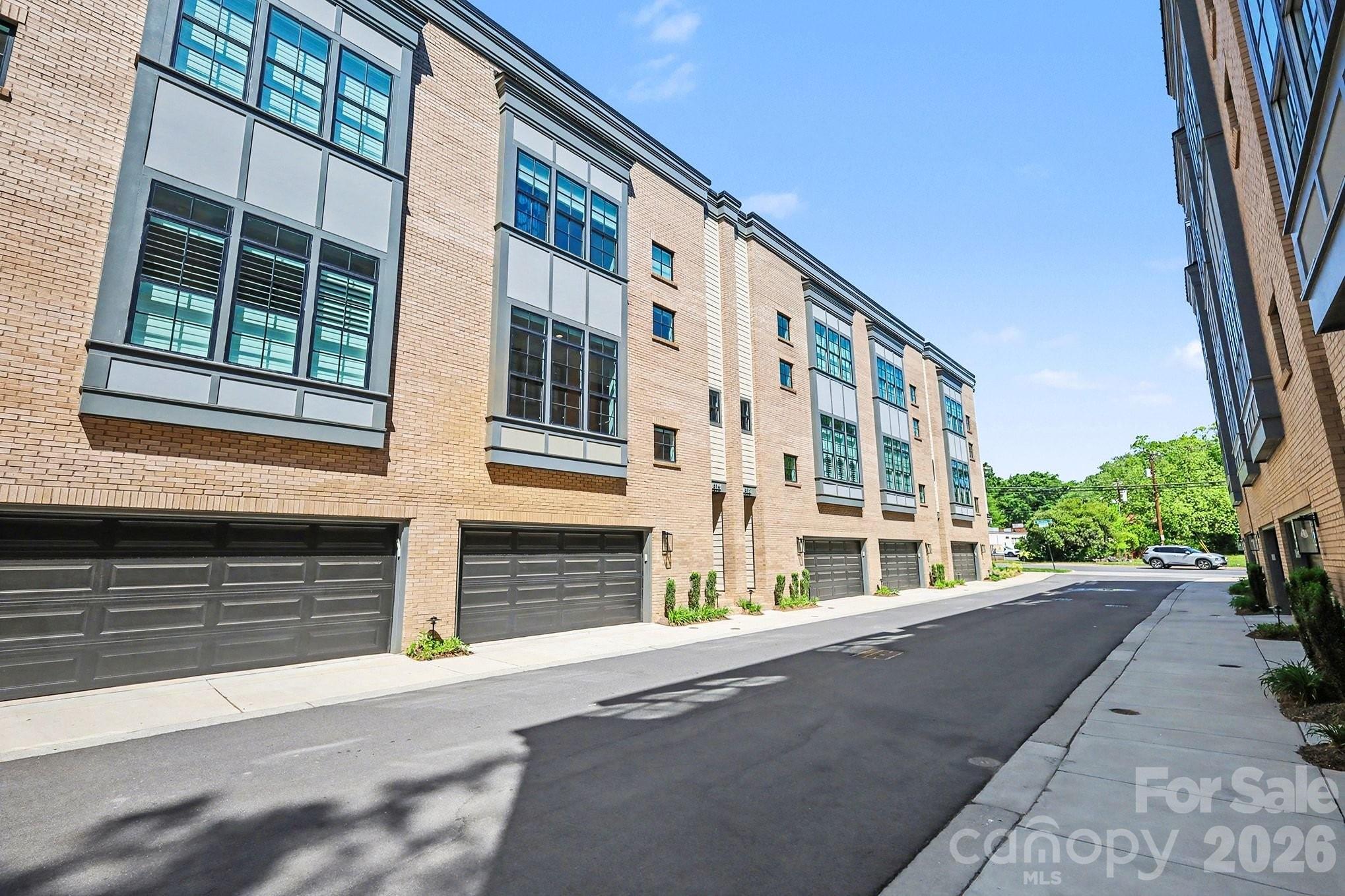 816 Madison Glen Lane — Charlotte