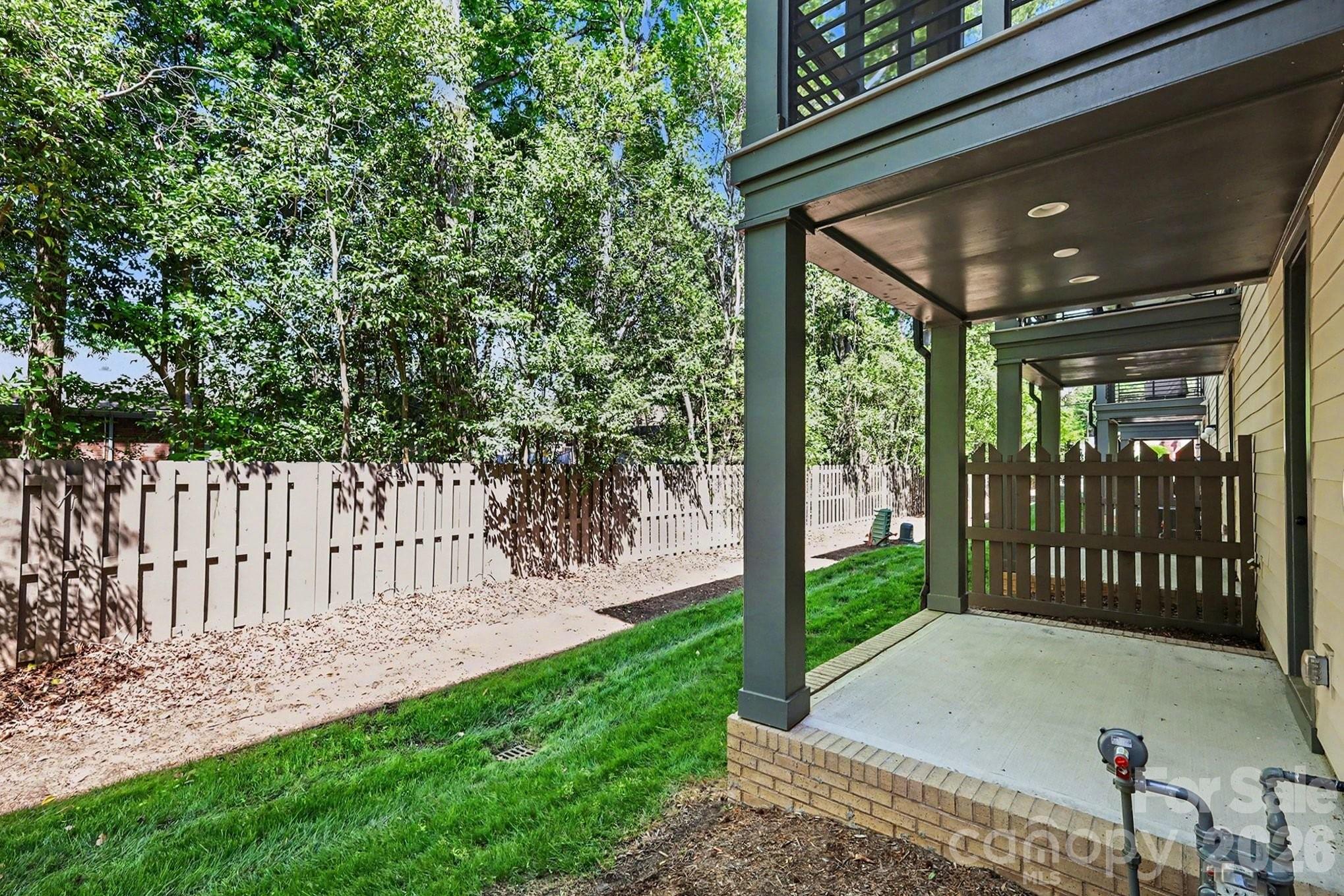 816 Madison Glen Lane — Charlotte