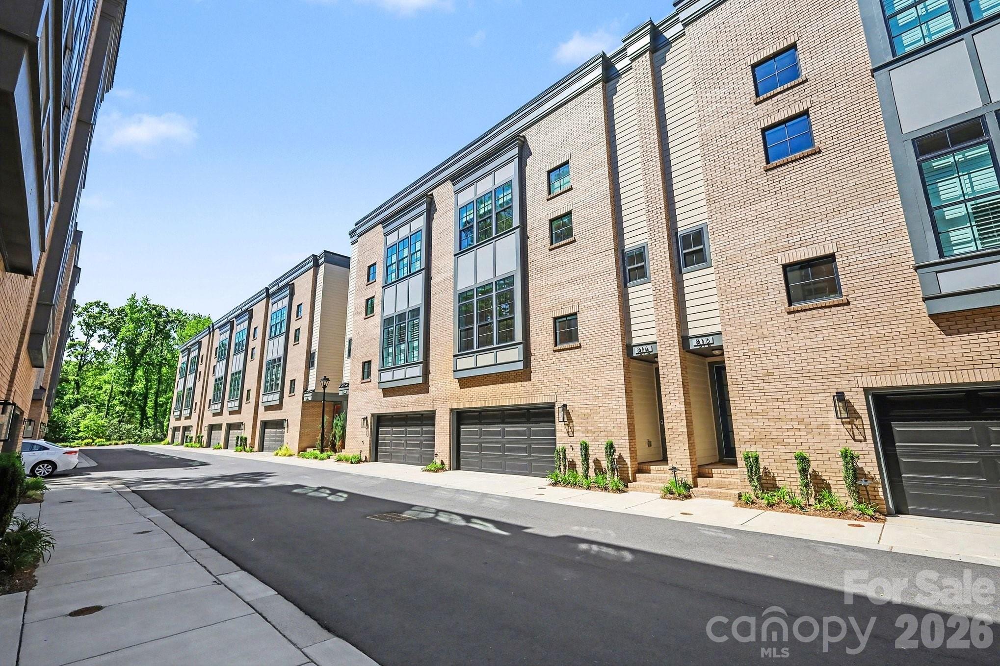 816 Madison Glen Lane — Charlotte