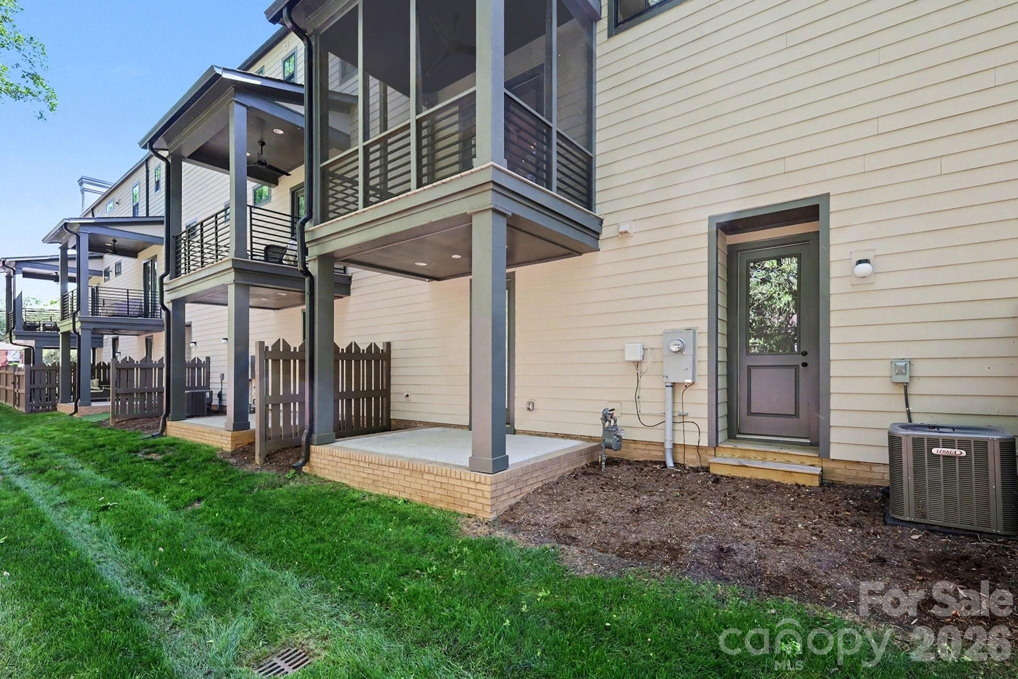 816 Madison Glen Lane — Charlotte