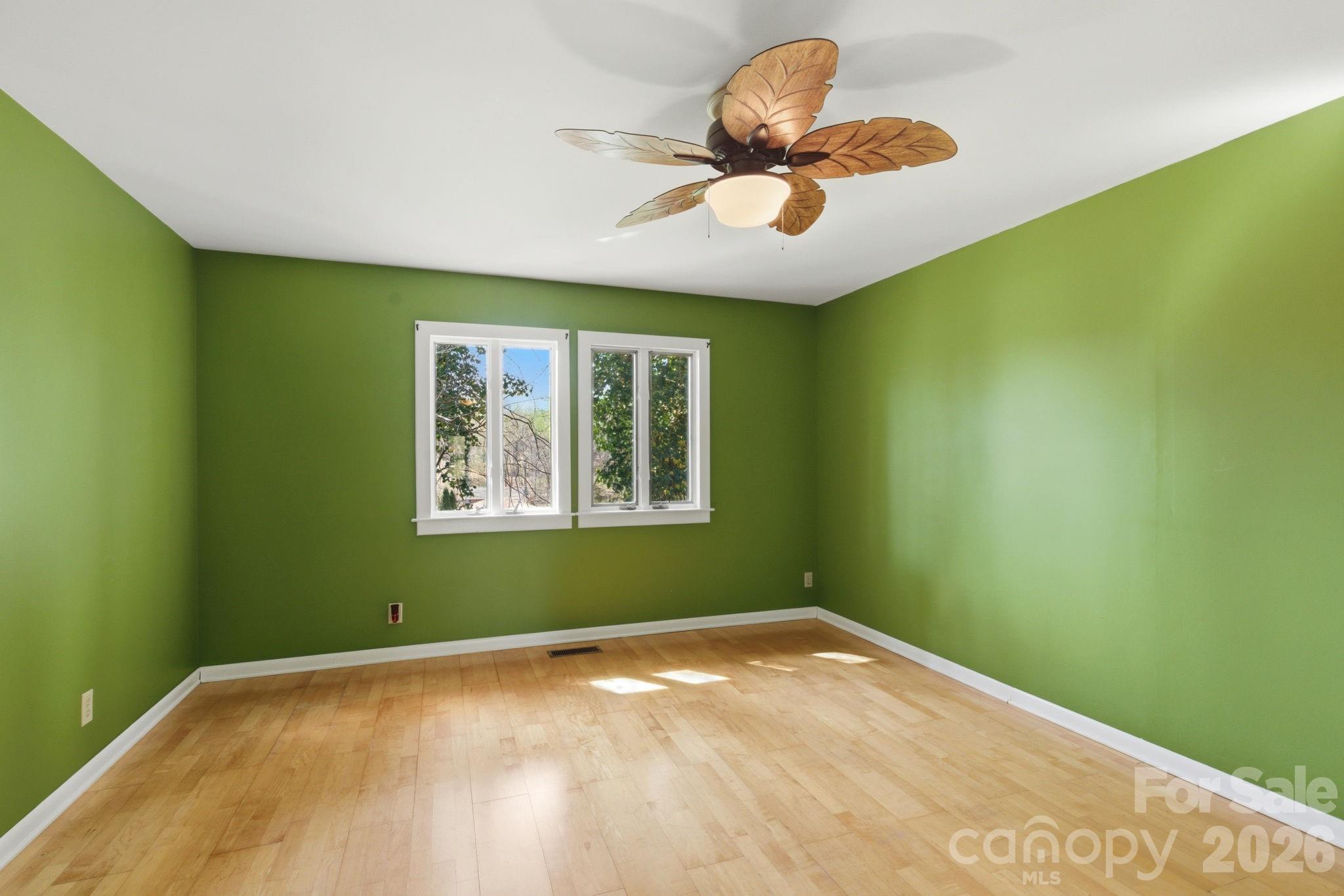 120 42nd Avenue Circle NE — Hickory