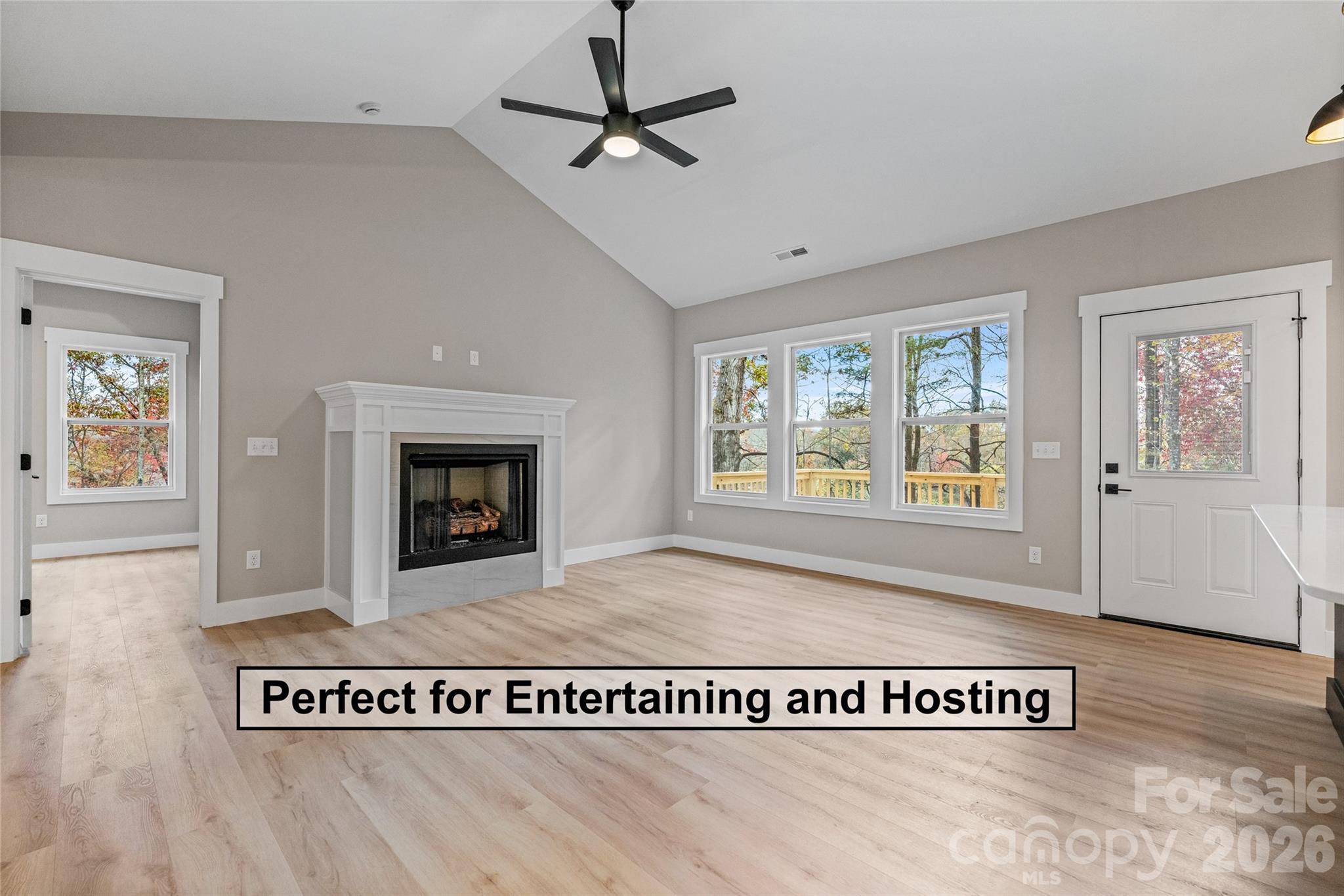 72 Canary Lane — Hendersonville