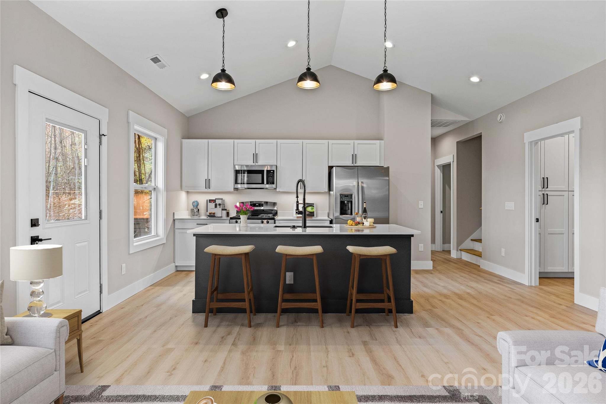 72 Canary Lane — Hendersonville