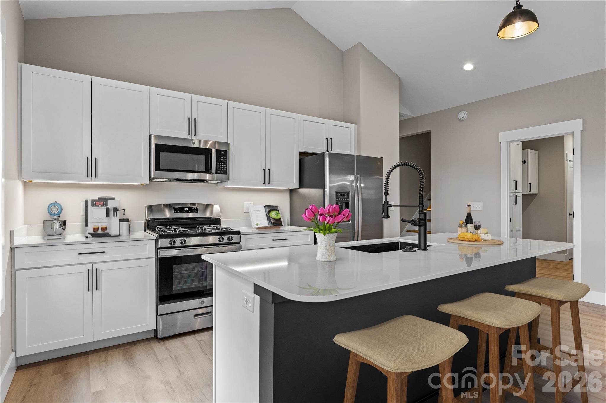 72 Canary Lane — Hendersonville