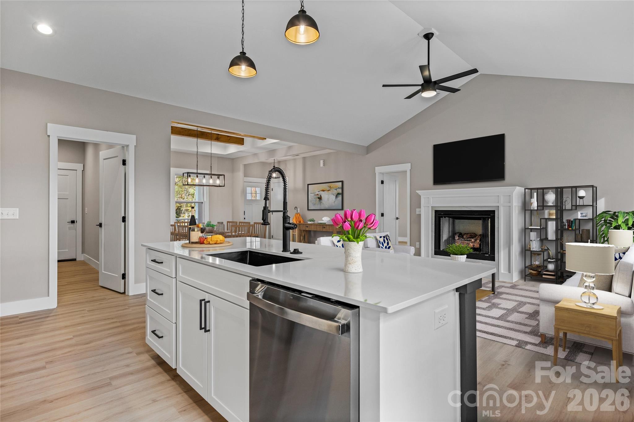 72 Canary Lane — Hendersonville