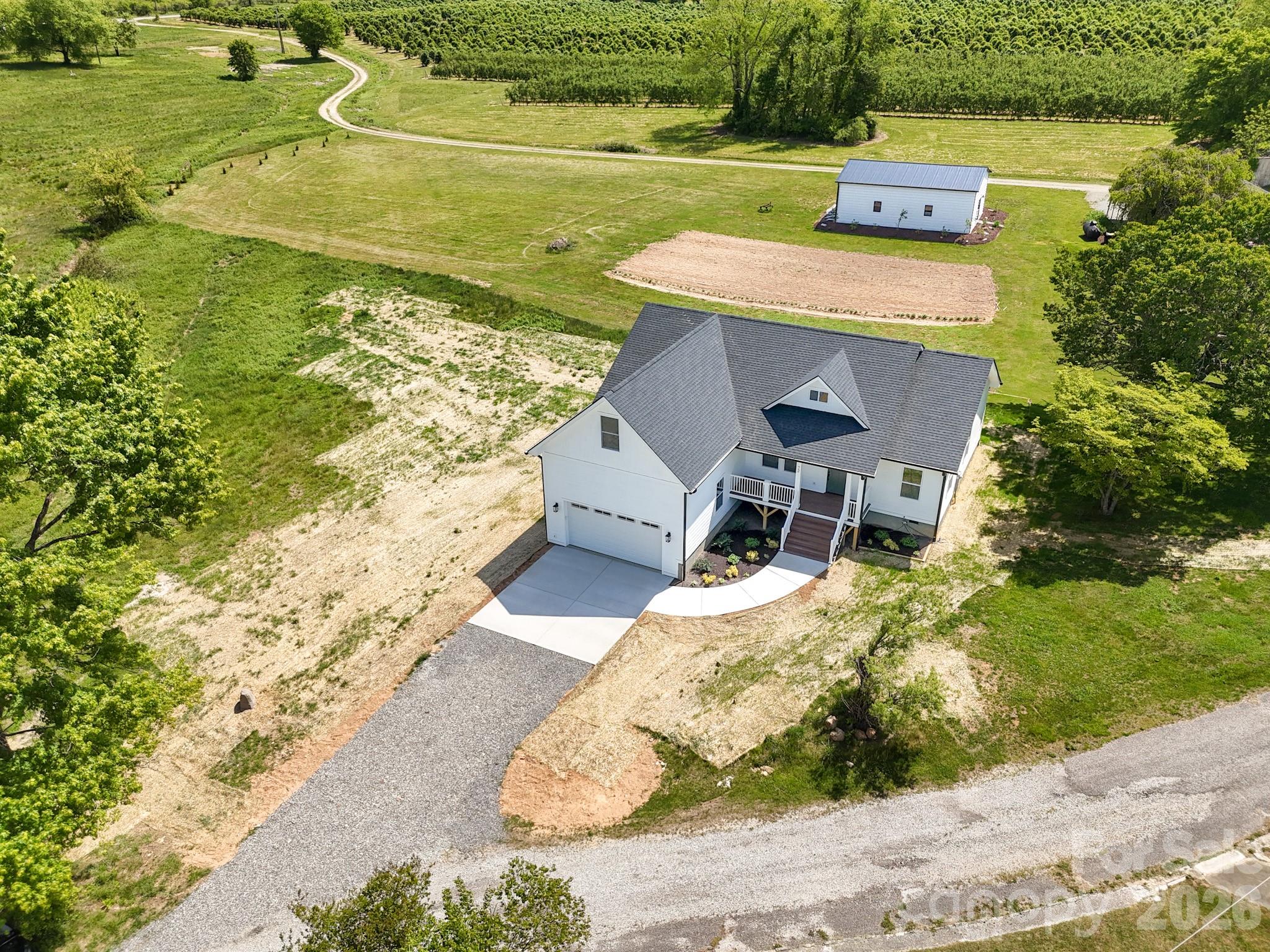 72 Canary Lane — Hendersonville