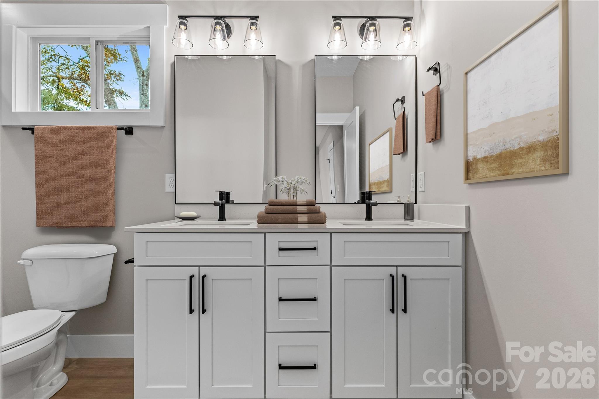 72 Canary Lane — Hendersonville