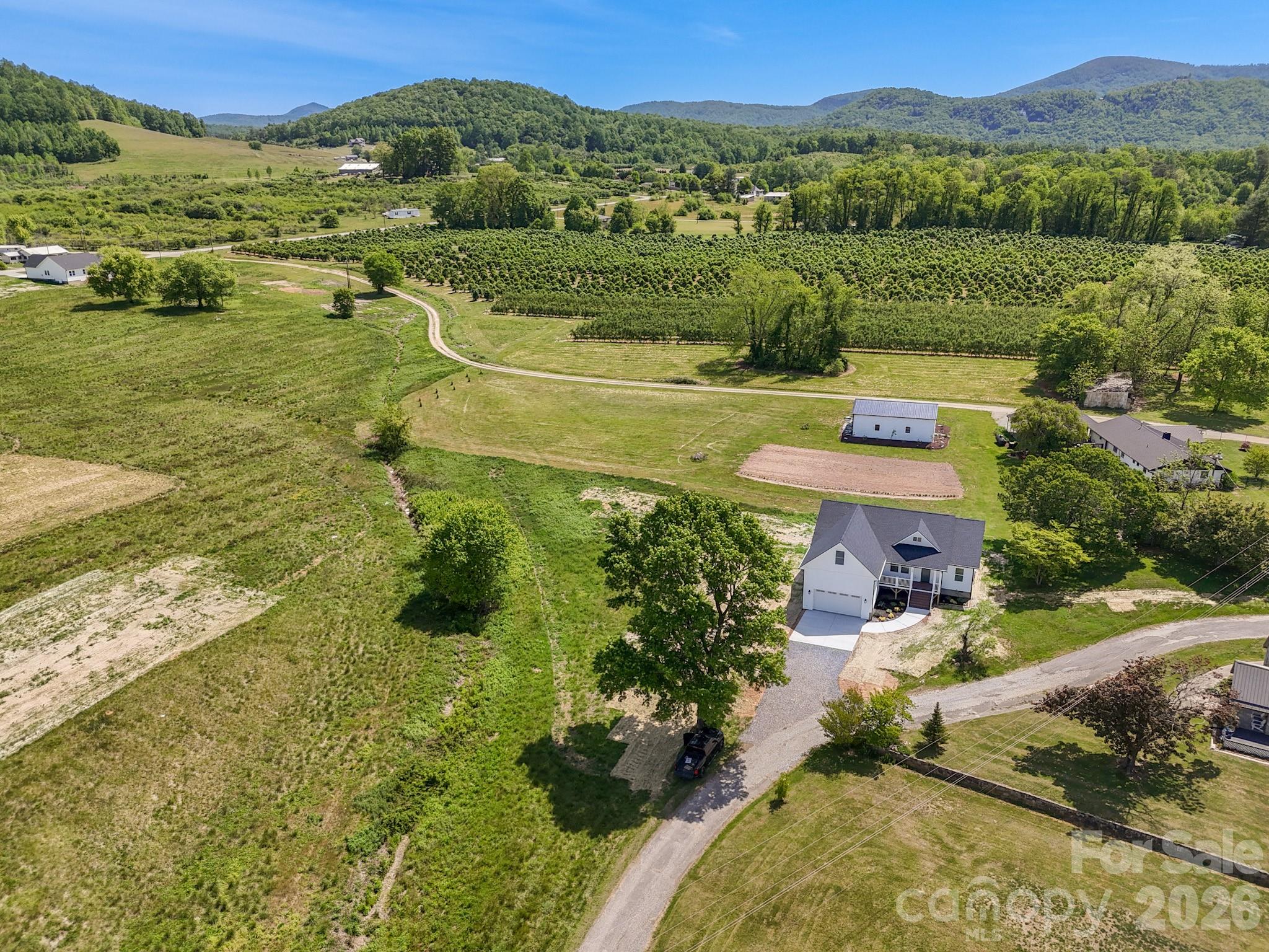 72 Canary Lane — Hendersonville