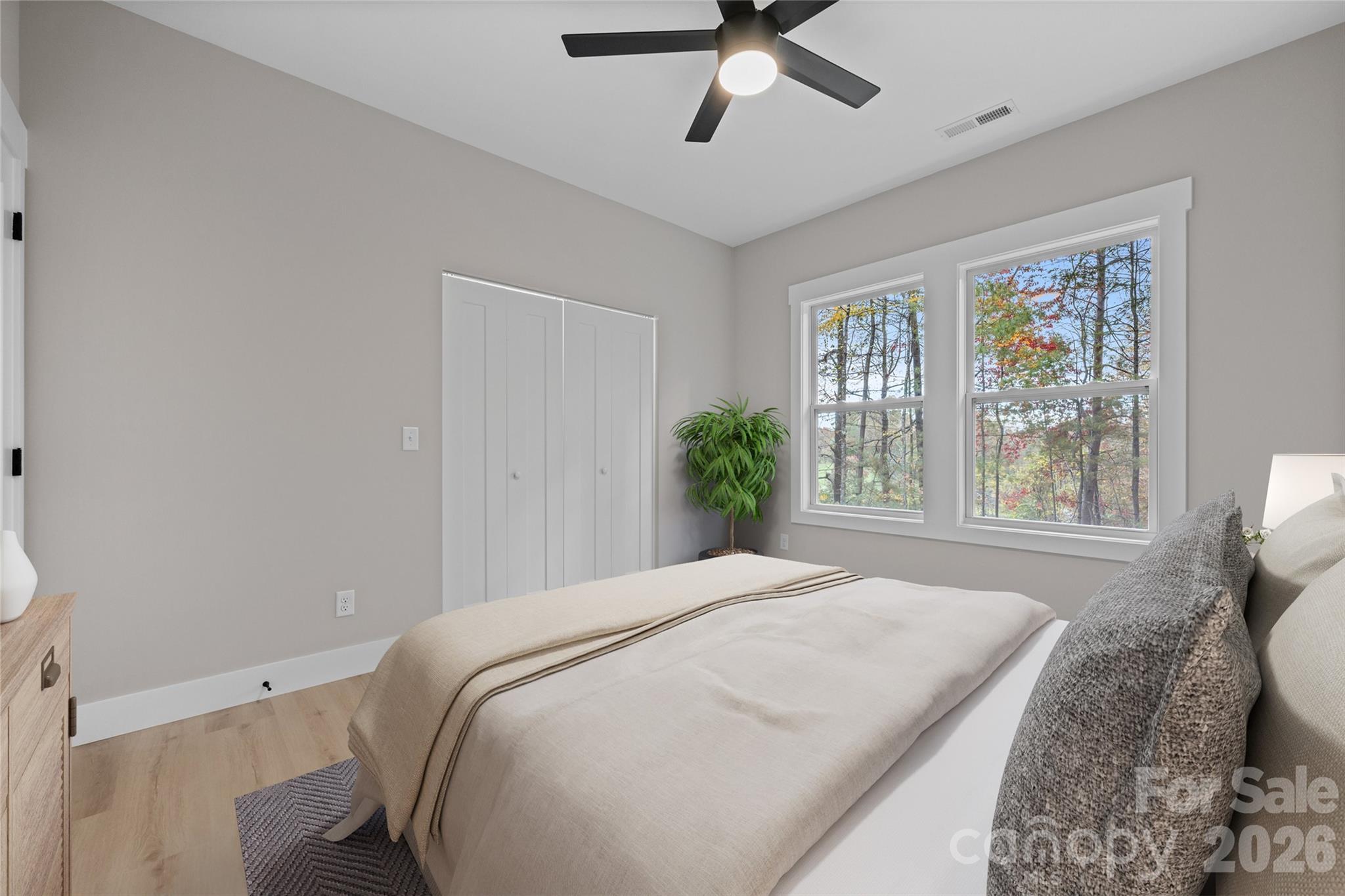 72 Canary Lane — Hendersonville