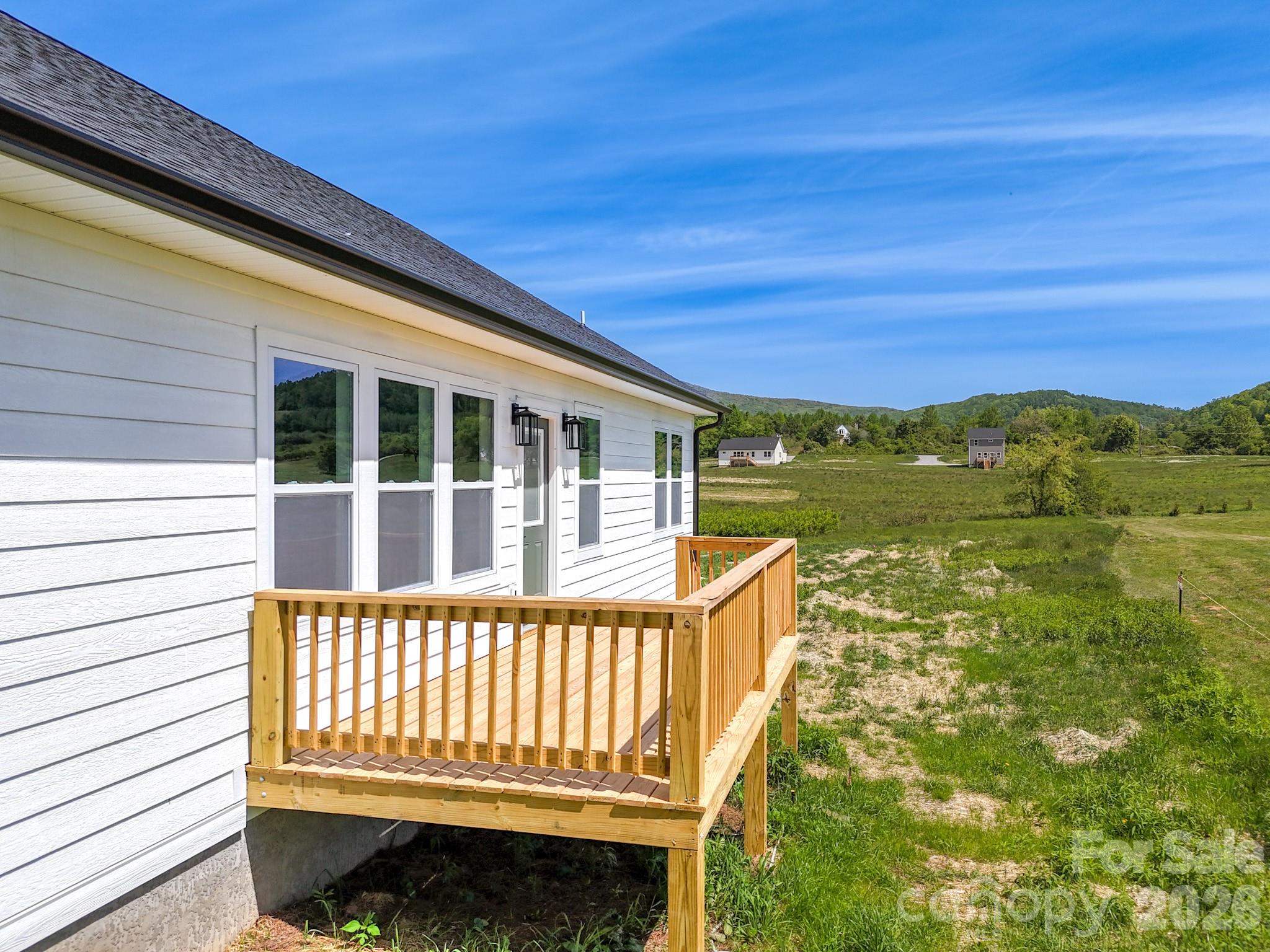 72 Canary Lane — Hendersonville