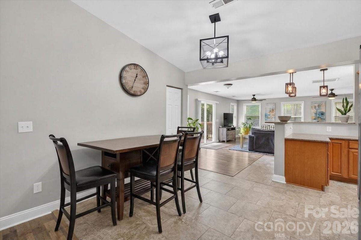 6308 Pineburr Road — Charlotte