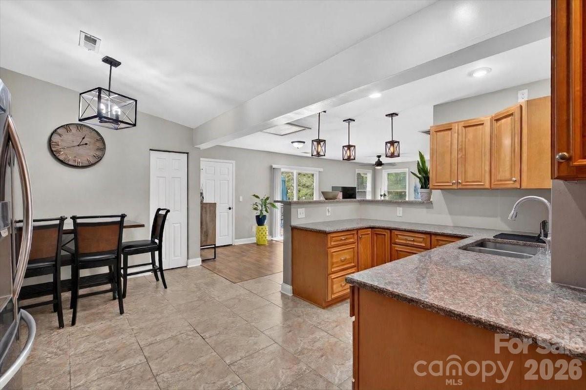 6308 Pineburr Road — Charlotte