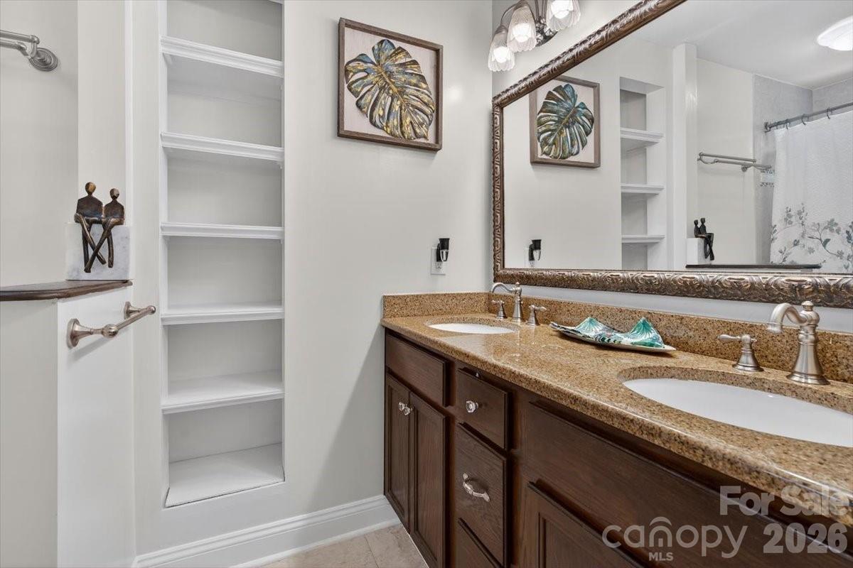 6308 Pineburr Road — Charlotte