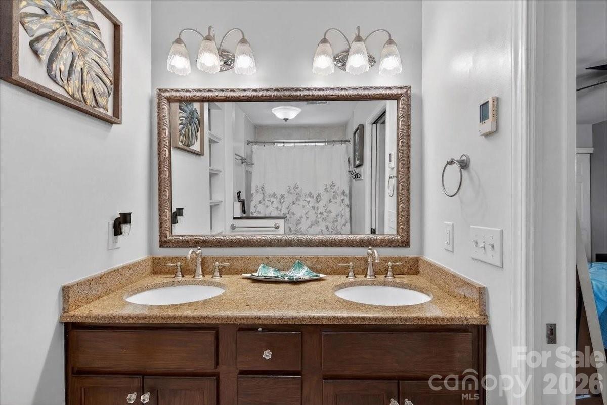 6308 Pineburr Road — Charlotte
