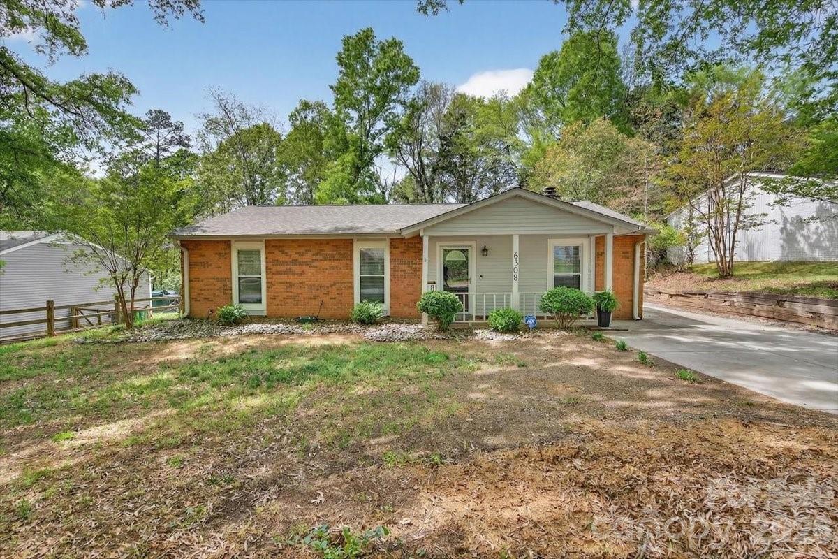 6308 Pineburr Road — Charlotte
