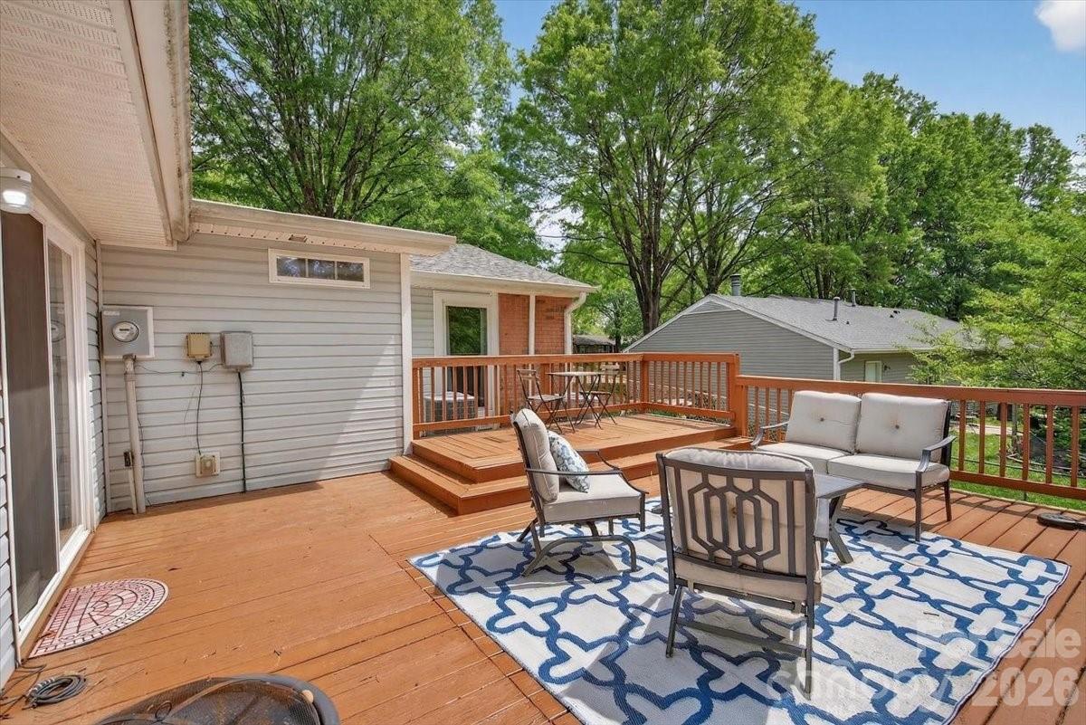 6308 Pineburr Road — Charlotte