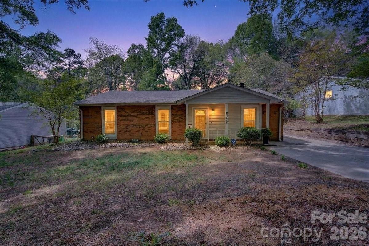 6308 Pineburr Road — Charlotte