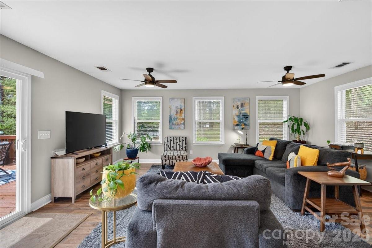 6308 Pineburr Road — Charlotte